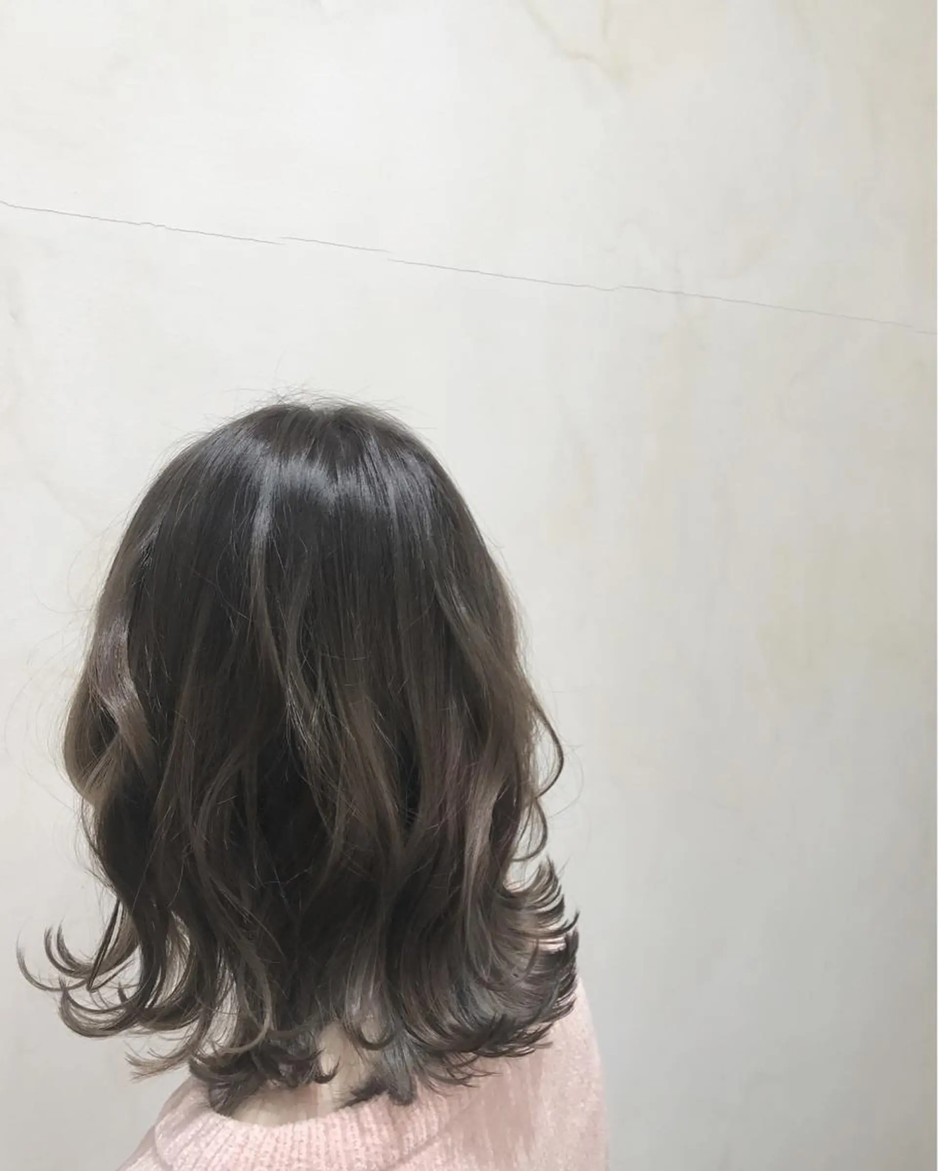 セミロング カラー 吉河 克則のヘアスタイル