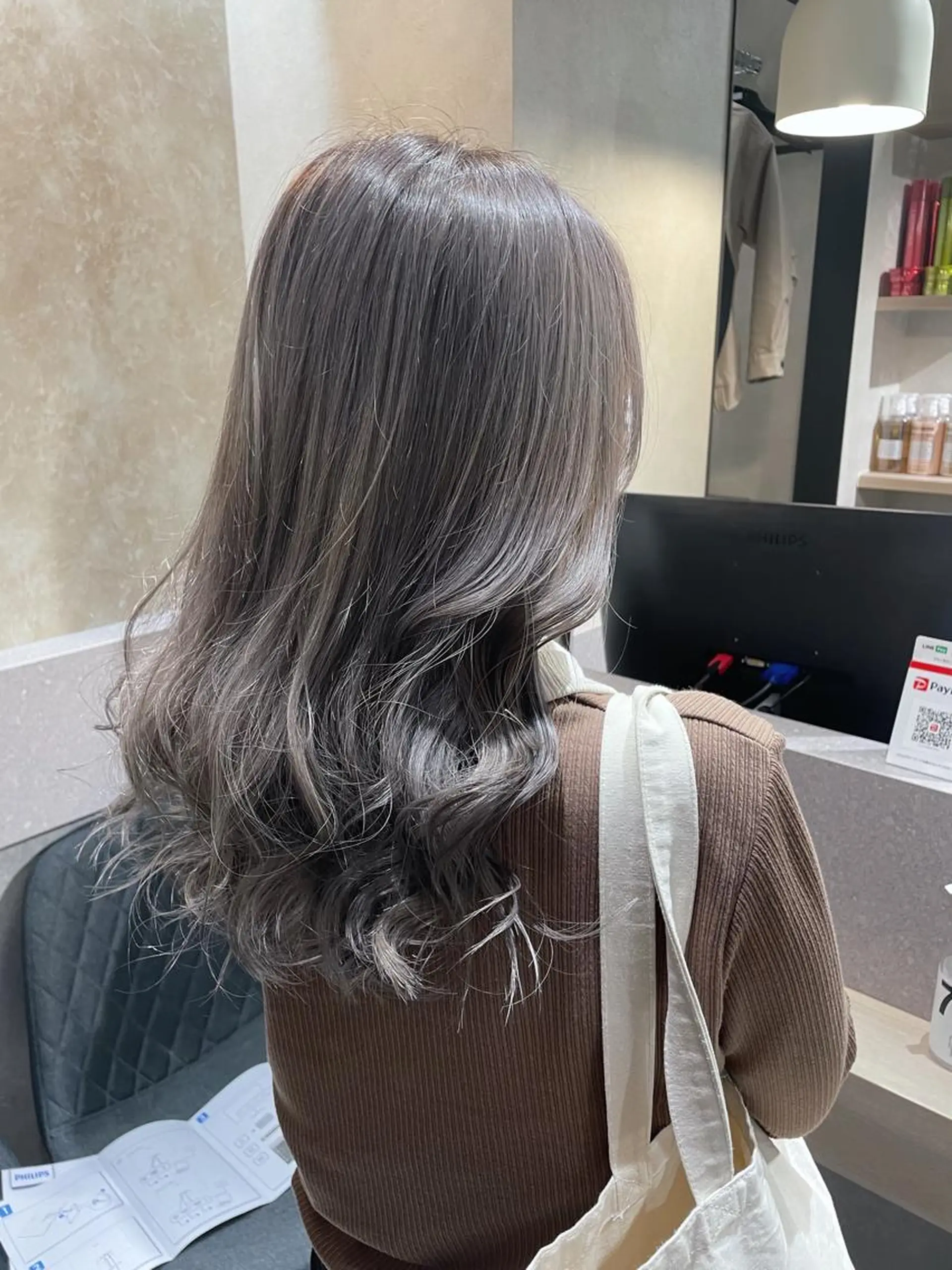 セミロング カラー ブリーチ グレージュ _WHITE 天神店 YUMEKA🐻のヘアスタイル