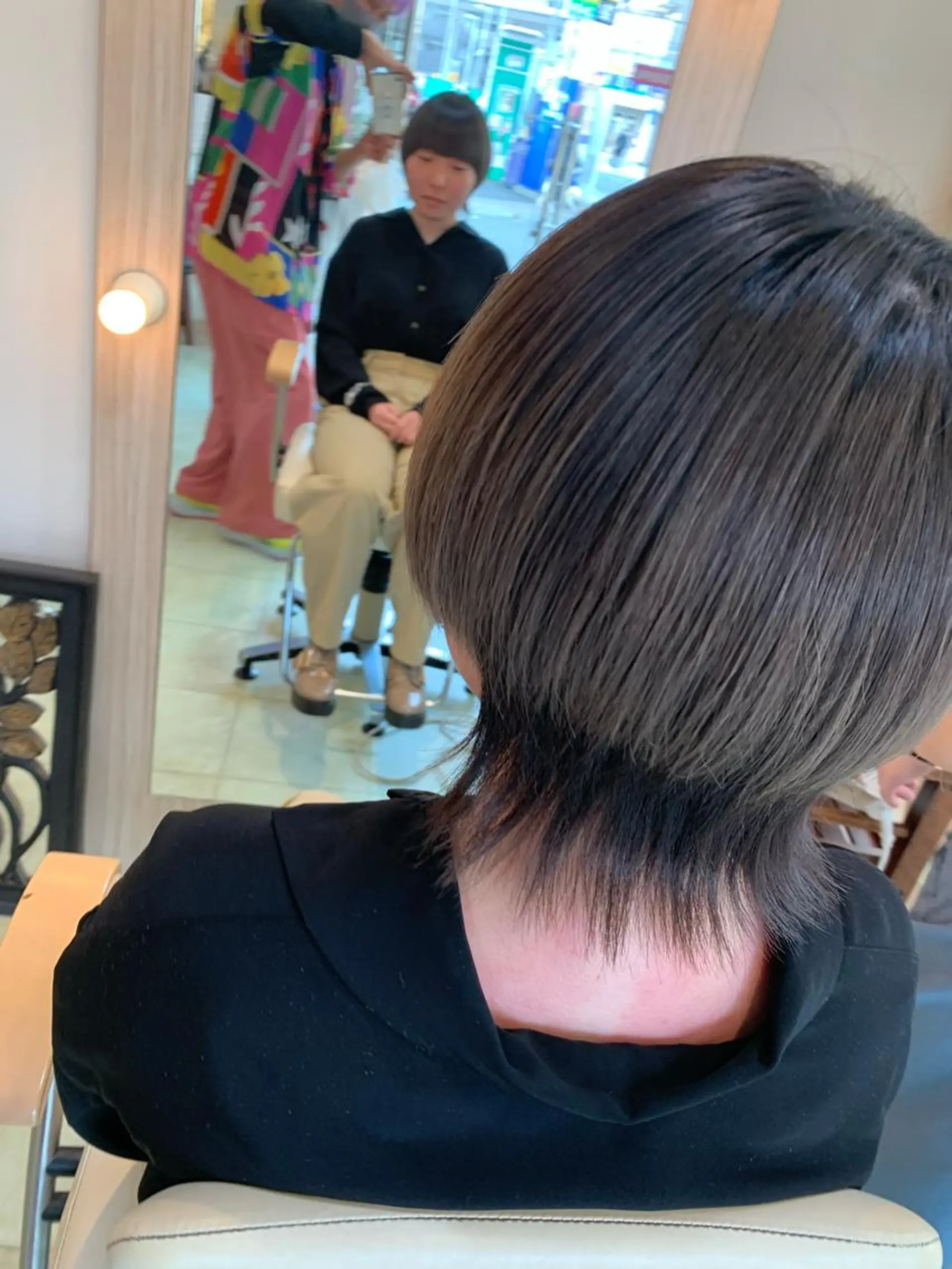 ショート カラー ブリーチ グレージュ ブリーチなしカラー ショートヘア ウルフカット カット ヘアカラー トリートメント ヘッドスパ nishimura makotoのヘアスタイル