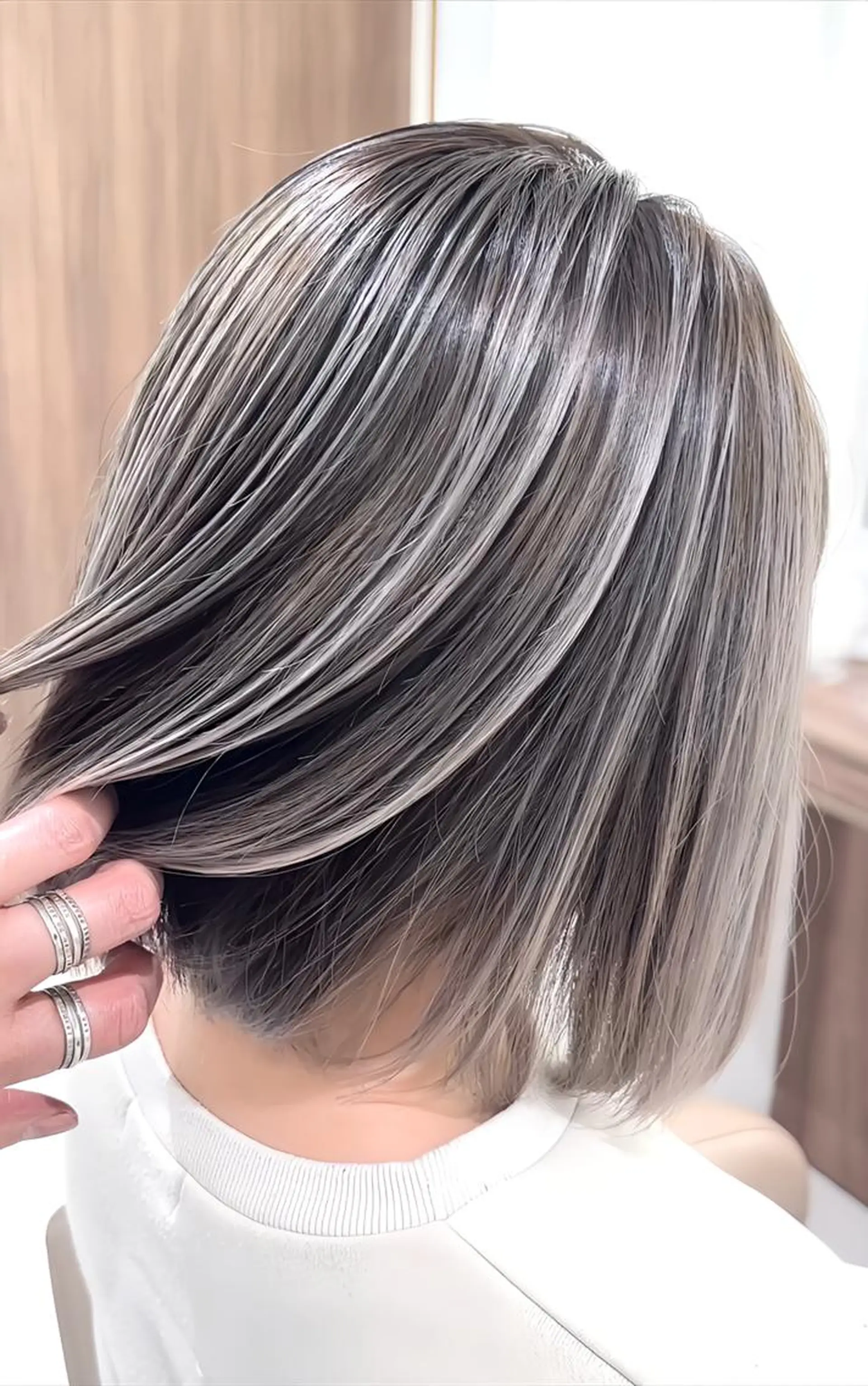 セミロング カラー バレイヤージュ 髪質改善 レイヤーカット カット ヘアカラー トリートメント 山崎俊輔/髪質改善 /バレイヤージュのヘアスタイル