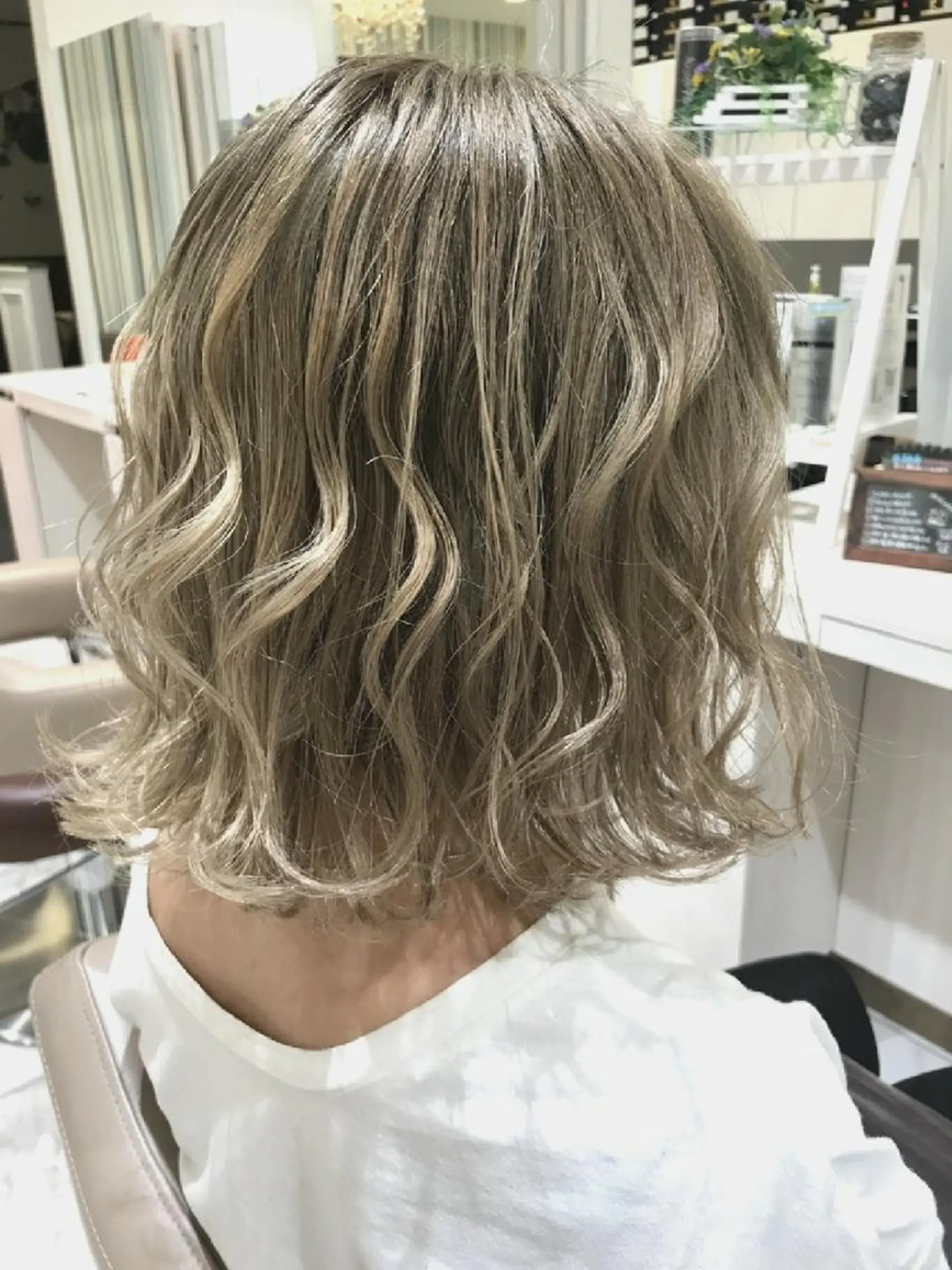 ショート カラー ベージュカラー ダブルカラー ホワイトベージュ カット ヘアカラー ＡＳＨ大宮/ブリーチ 髪質改善/カラーのヘアスタイル