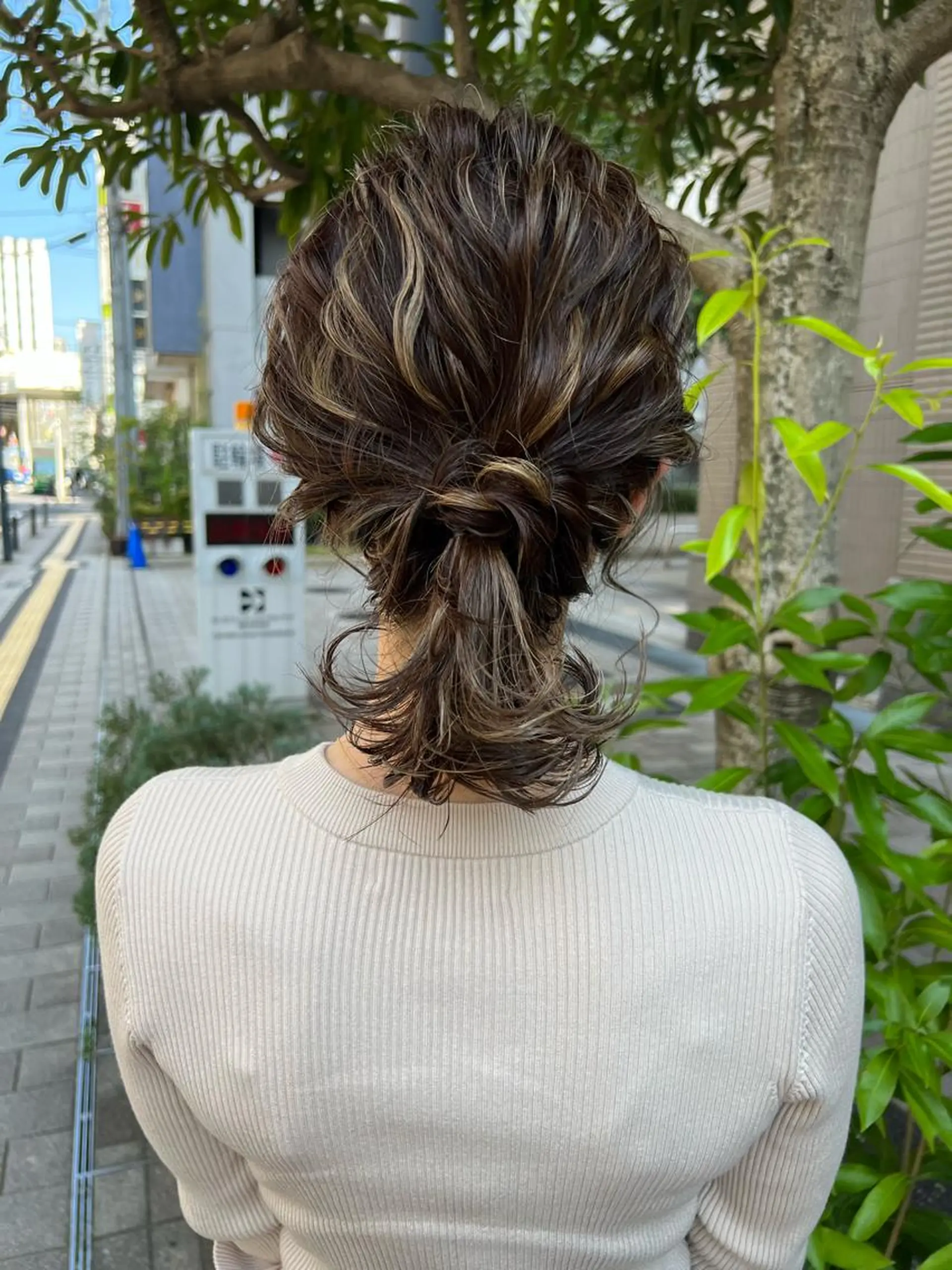 ミディアム カラー ヘアアレンジ ハイライトカラー ハイライト ヘアカラー 橋本 昇平のヘアスタイル