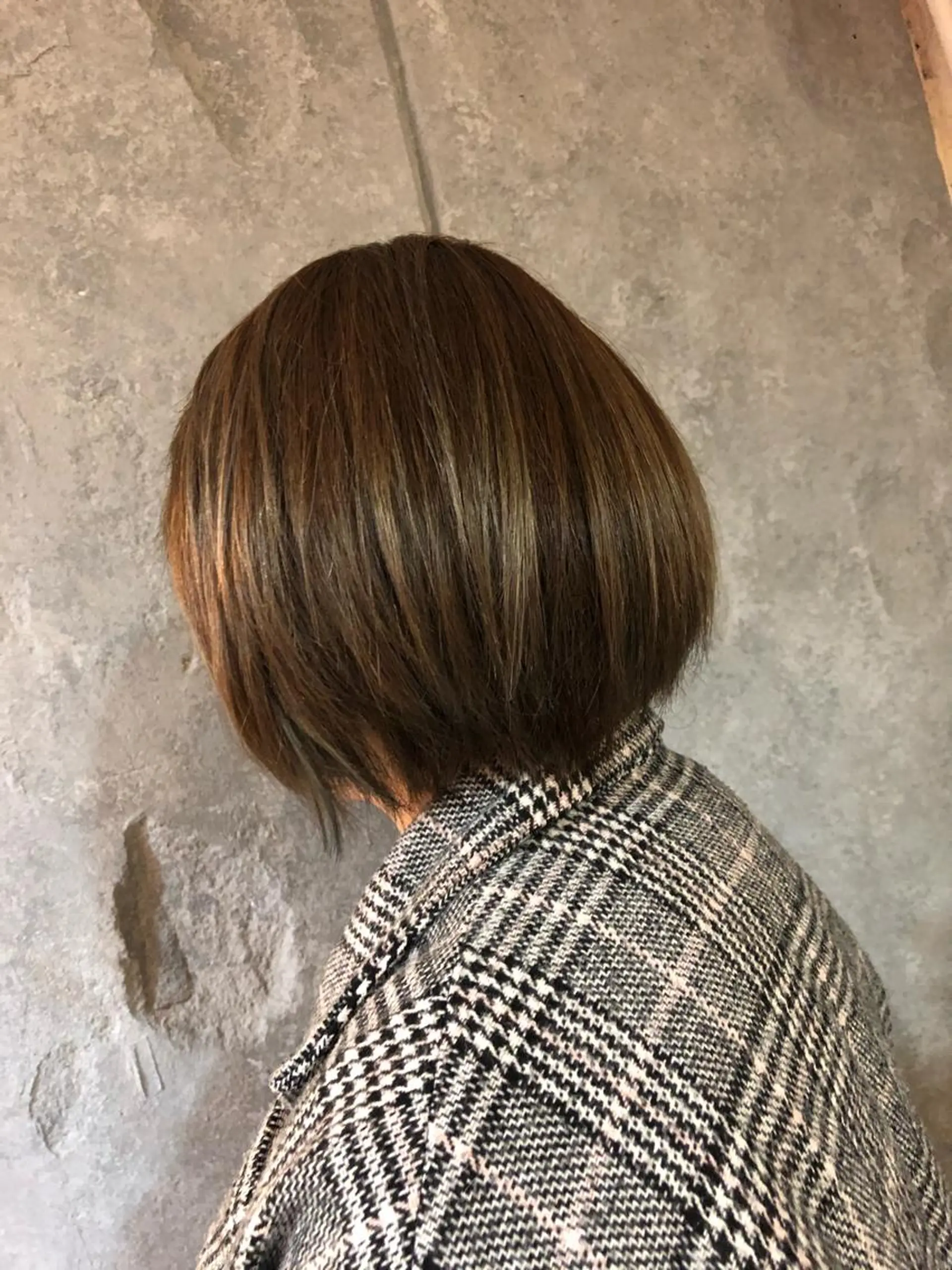 ショート アッシュ ハイライト 大久保 遥日のヘアスタイル