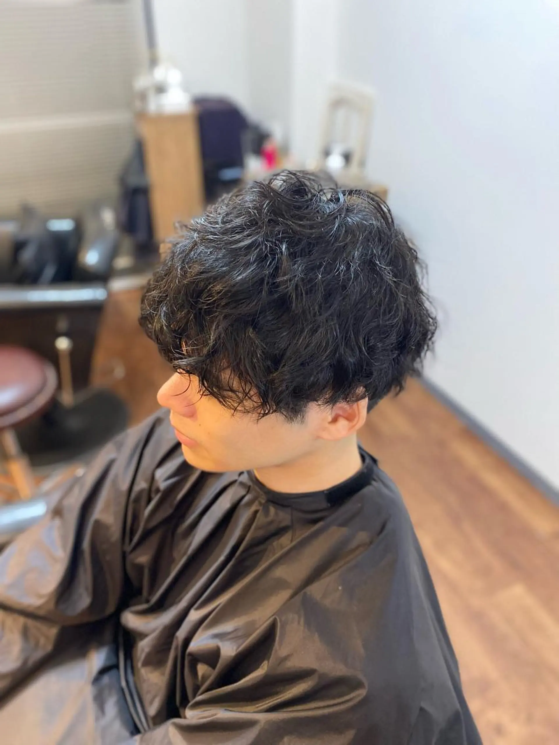 ミディアム パーマ メンズ ミディアムパーマ メンズパーマ スパイラルパーマ カット パーマ トリートメント Luzir⭐︎ GEN⭐︎のヘアスタイル
