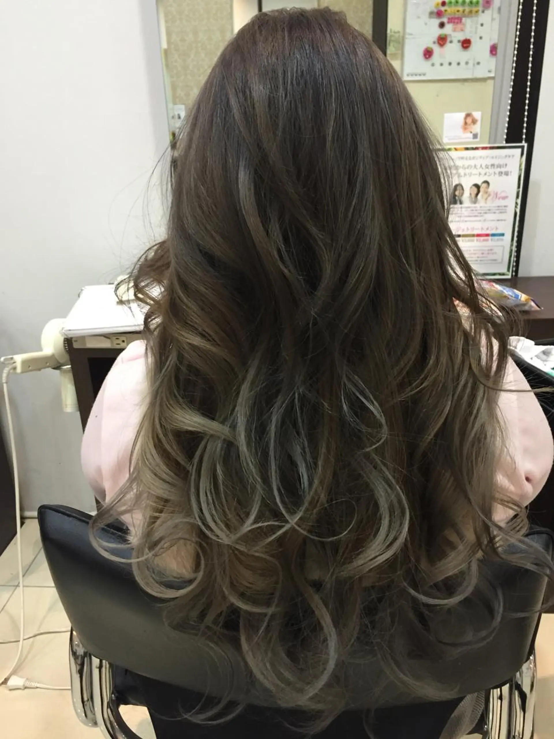 ロング カラー 関口 友行のヘアスタイル