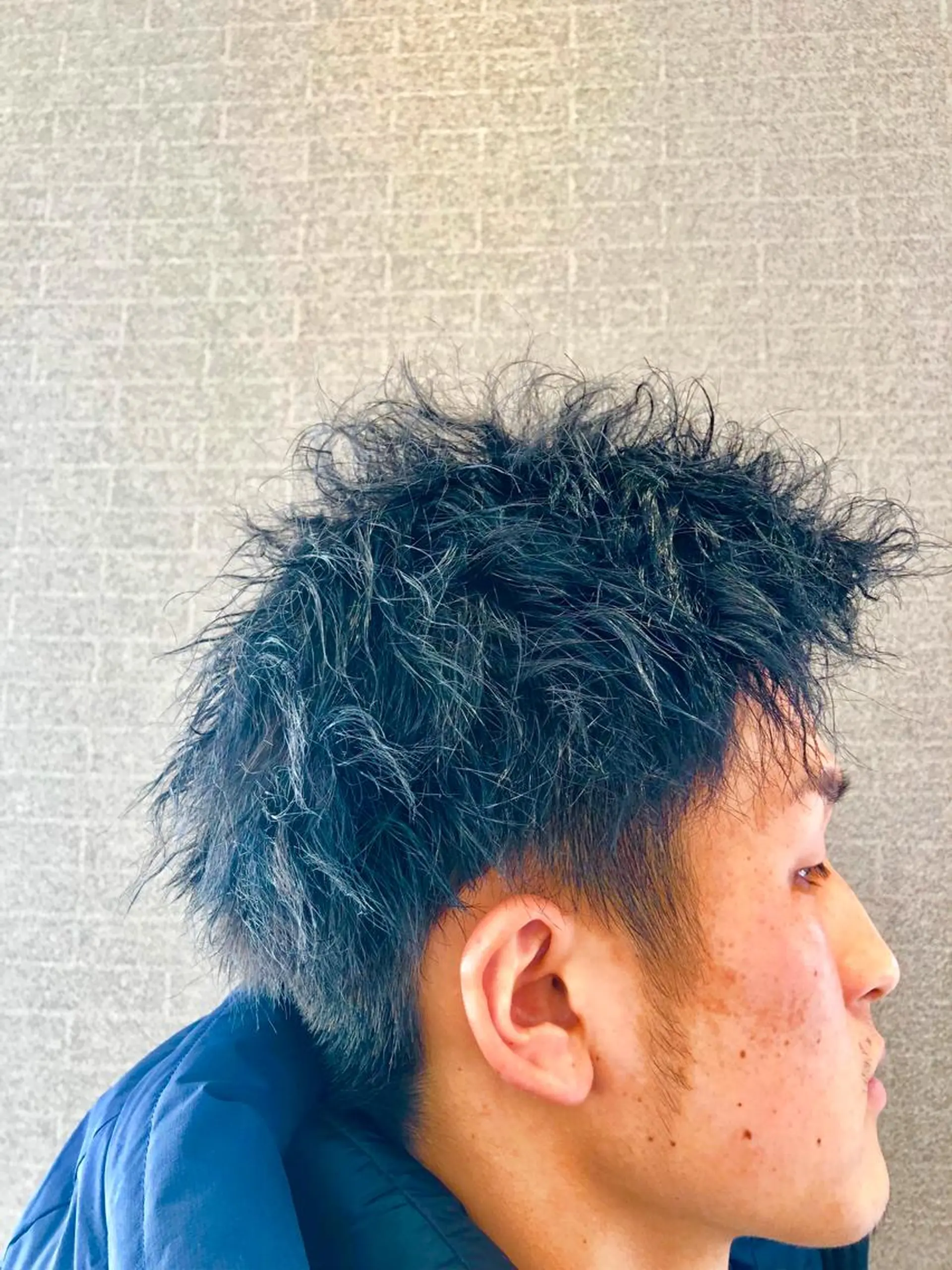 ショート カラー メンズ メンズハイライト メンズハイトーン メンズパーマ メンズツイストパーマ ブルーカラー アンドウ ユウ/ レイヤーカット/韓国のヘアスタイル