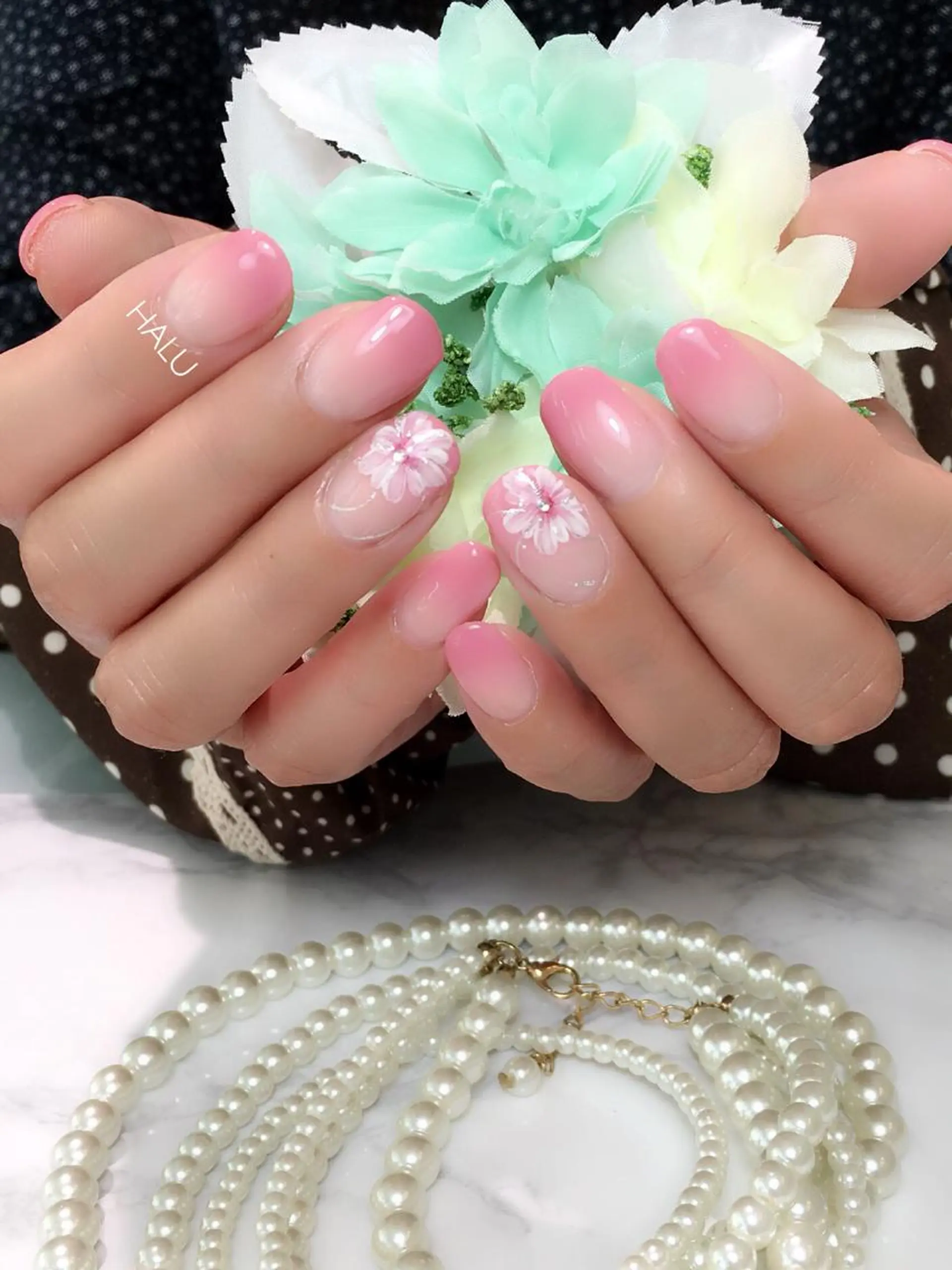ネイル グラデーション ピンク 春ネイル ストーンネイル HALU ハルのネイルデザイン