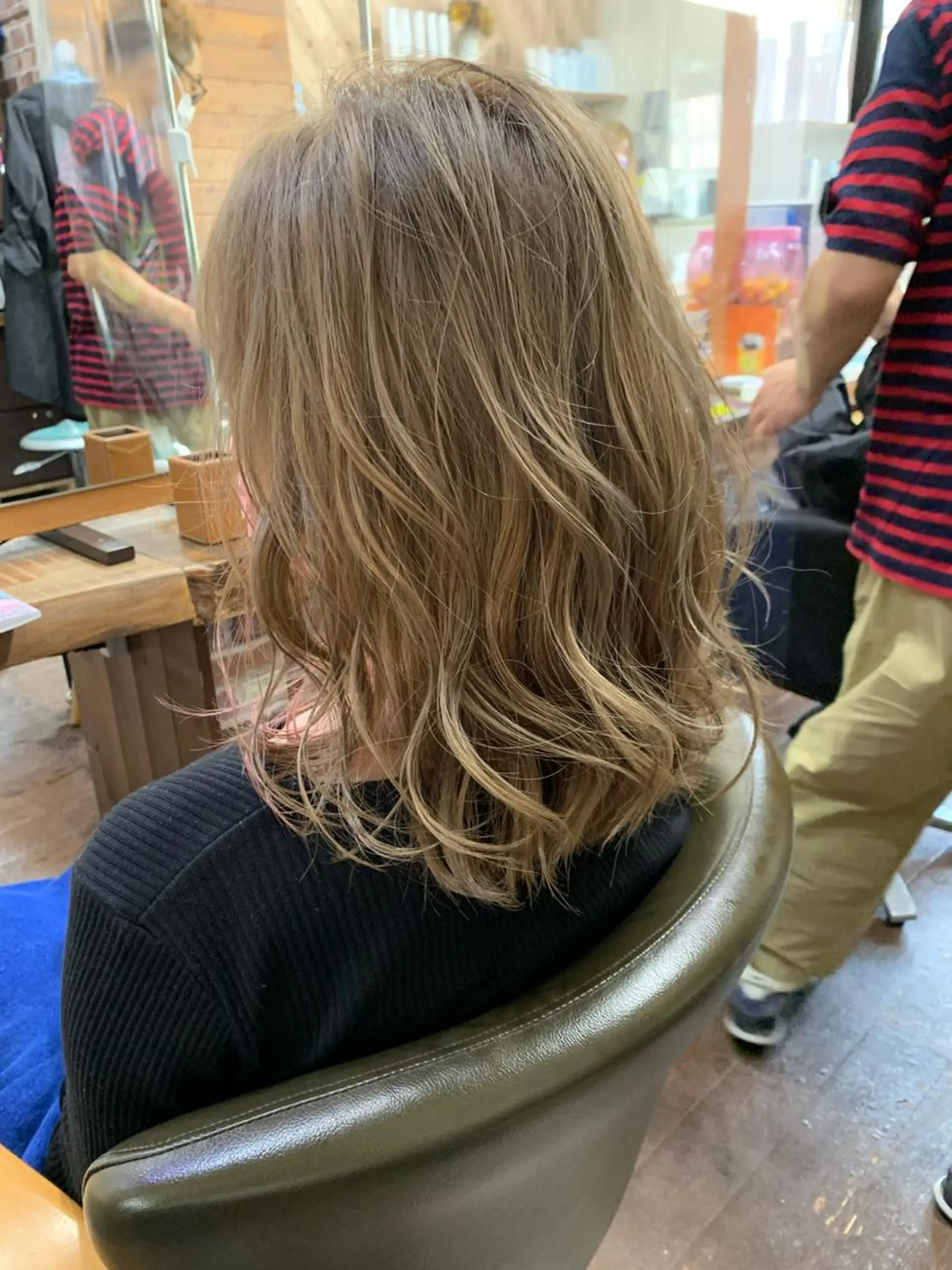 ミディアム 神 甚八のヘアスタイル