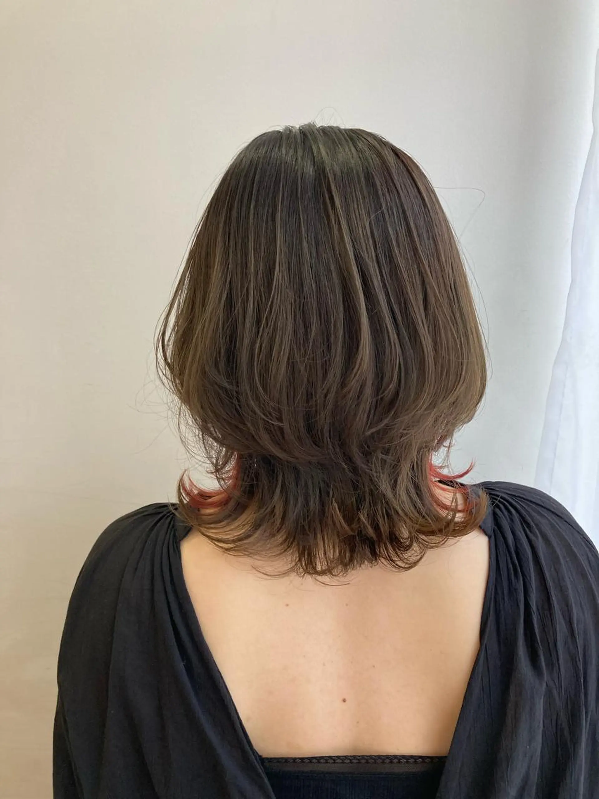 ミディアム くびれヘア くびれレイヤー レイヤーカット 栗田 大輝のヘアスタイル