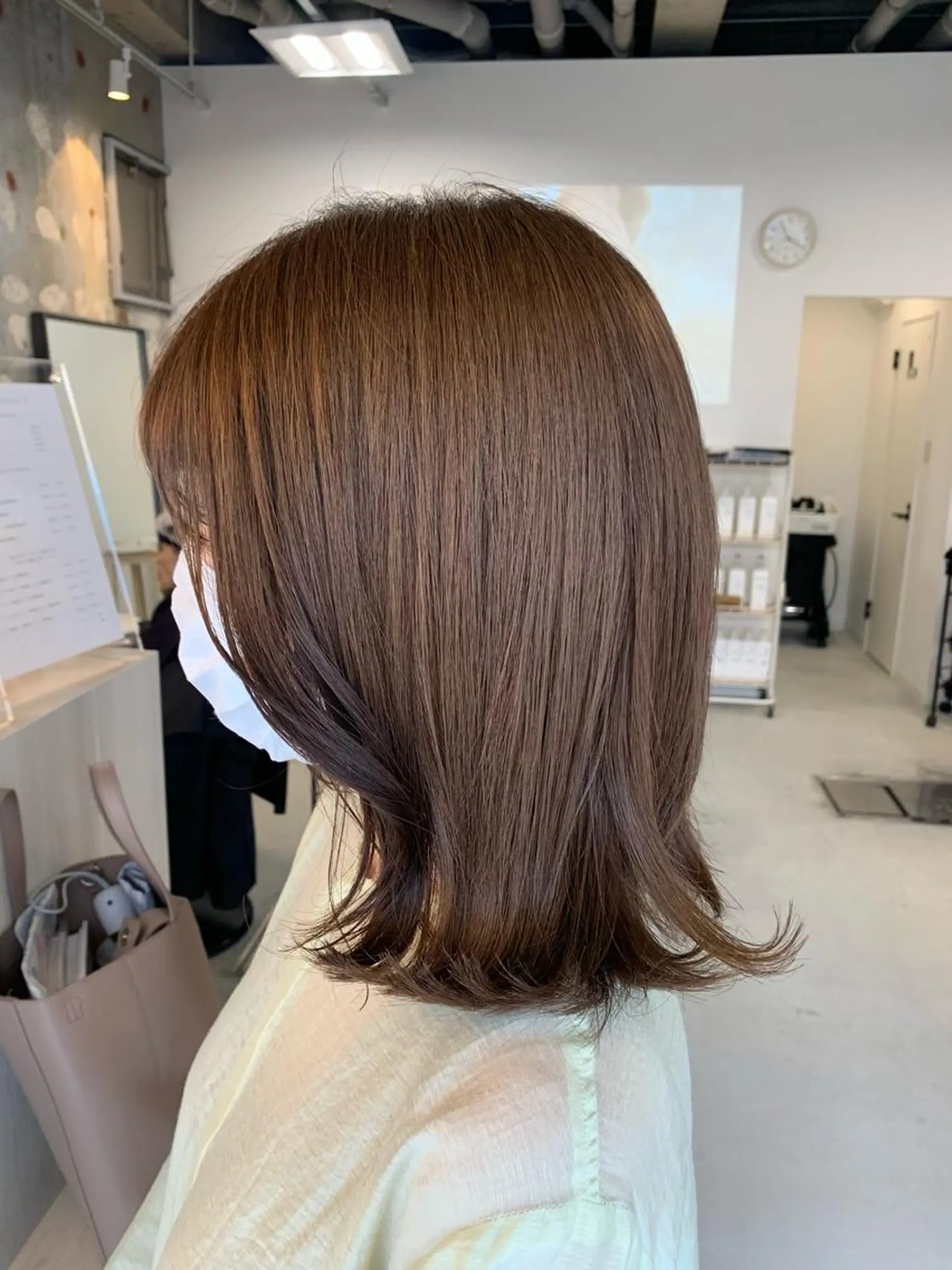 ミディアム 品川 美和のヘアスタイル