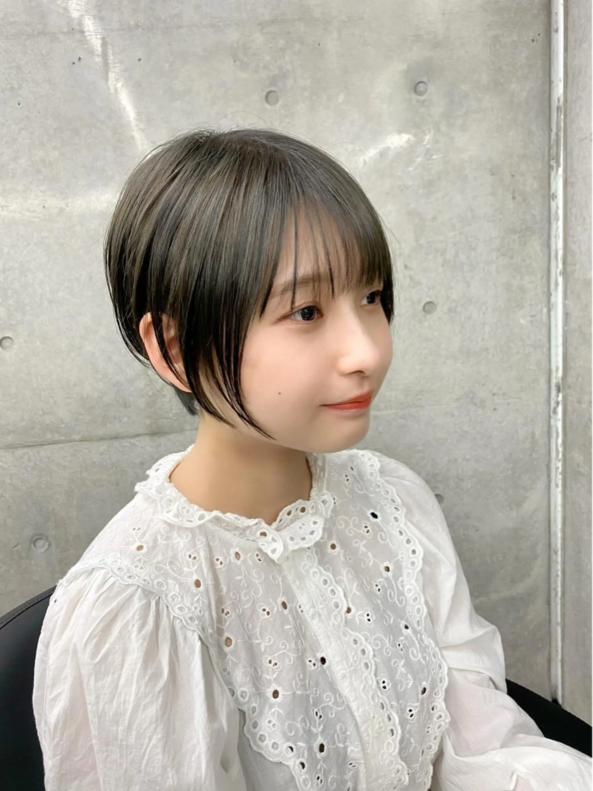 ショート アッシュ ボブ くびれヘア ハイライト レイヤーカット 原宿アンリ 山下卓也のヘアスタイル