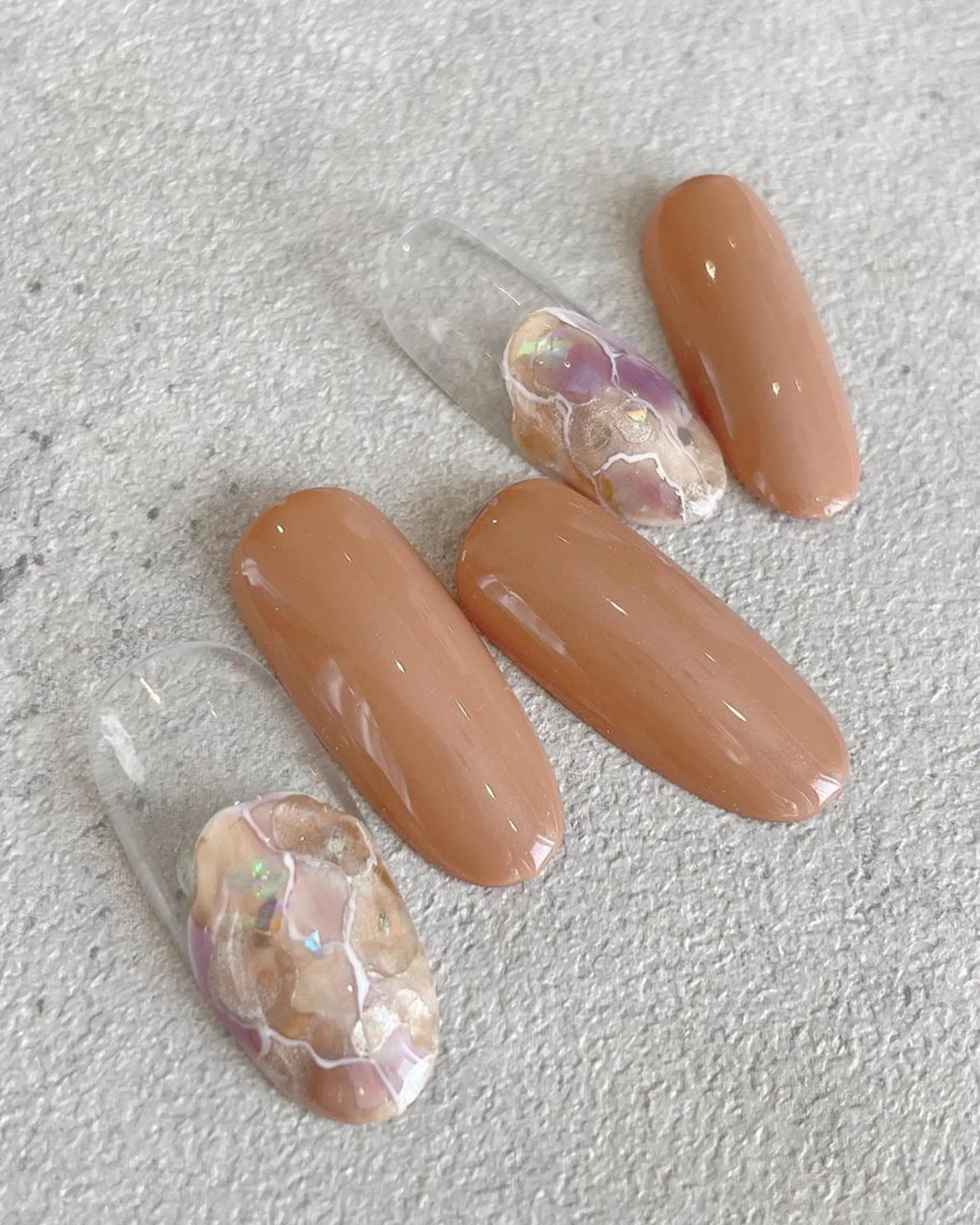 ネイル マツエク・マツパ まつげパーマ ボリュームラッシュ ジェルネイル ニュアンスネイル パラジェル 髙橋 敦子のネイルデザイン