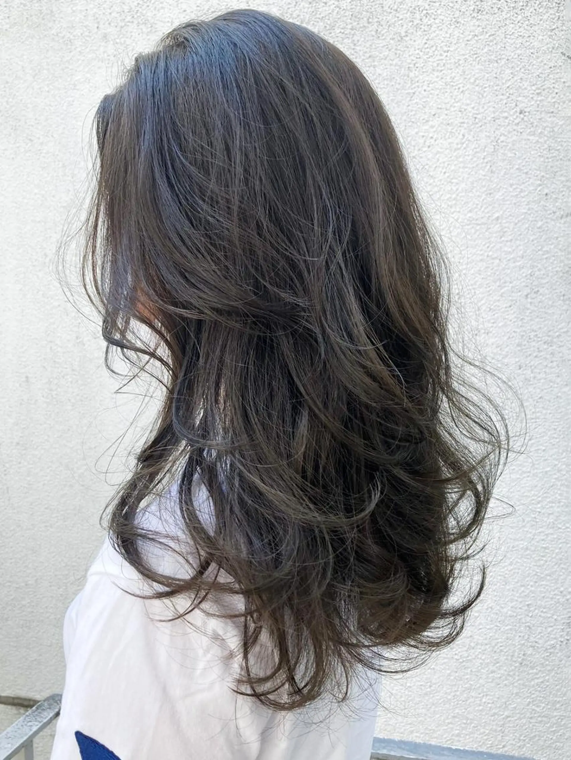 セミロング カラー パーマ ヘアアレンジ ブルーカラー ブルージュ シルバー ITbyALBUM 中野店のヘアスタイル