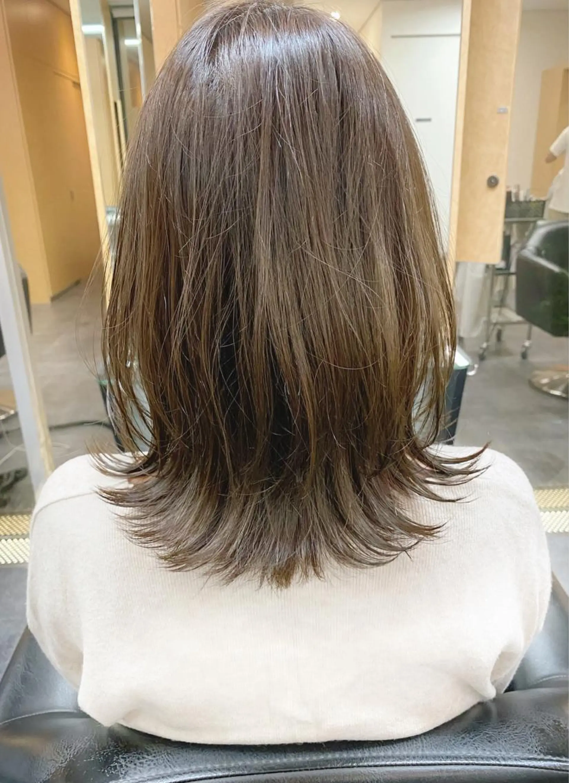 ミディアム カラー カット ヘアカラー トリートメント STEP HIDEのヘアスタイル