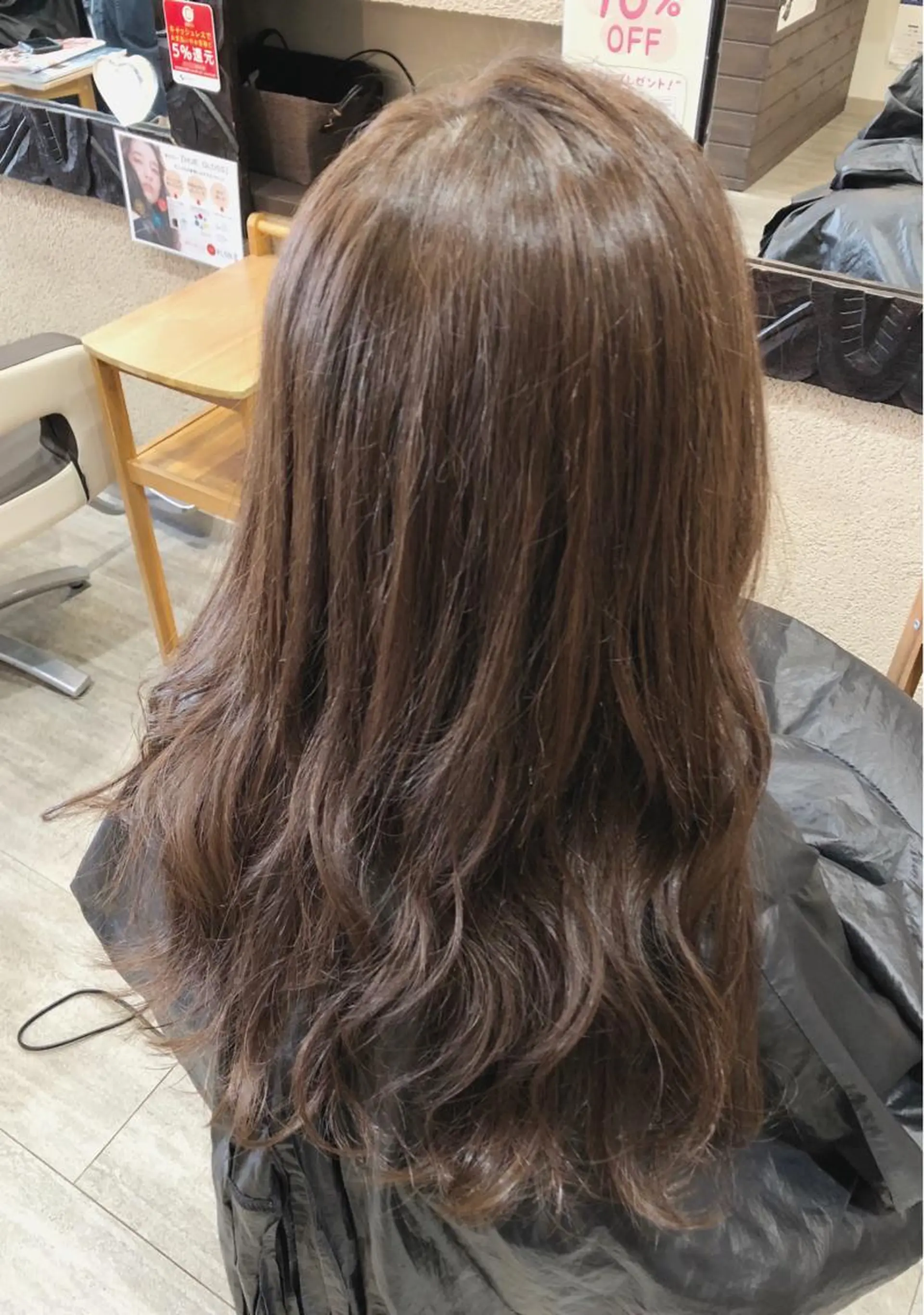 ロング カラー アッシュ ベージュカラー カット ヘアカラー トリートメント 森田 真由のヘアスタイル