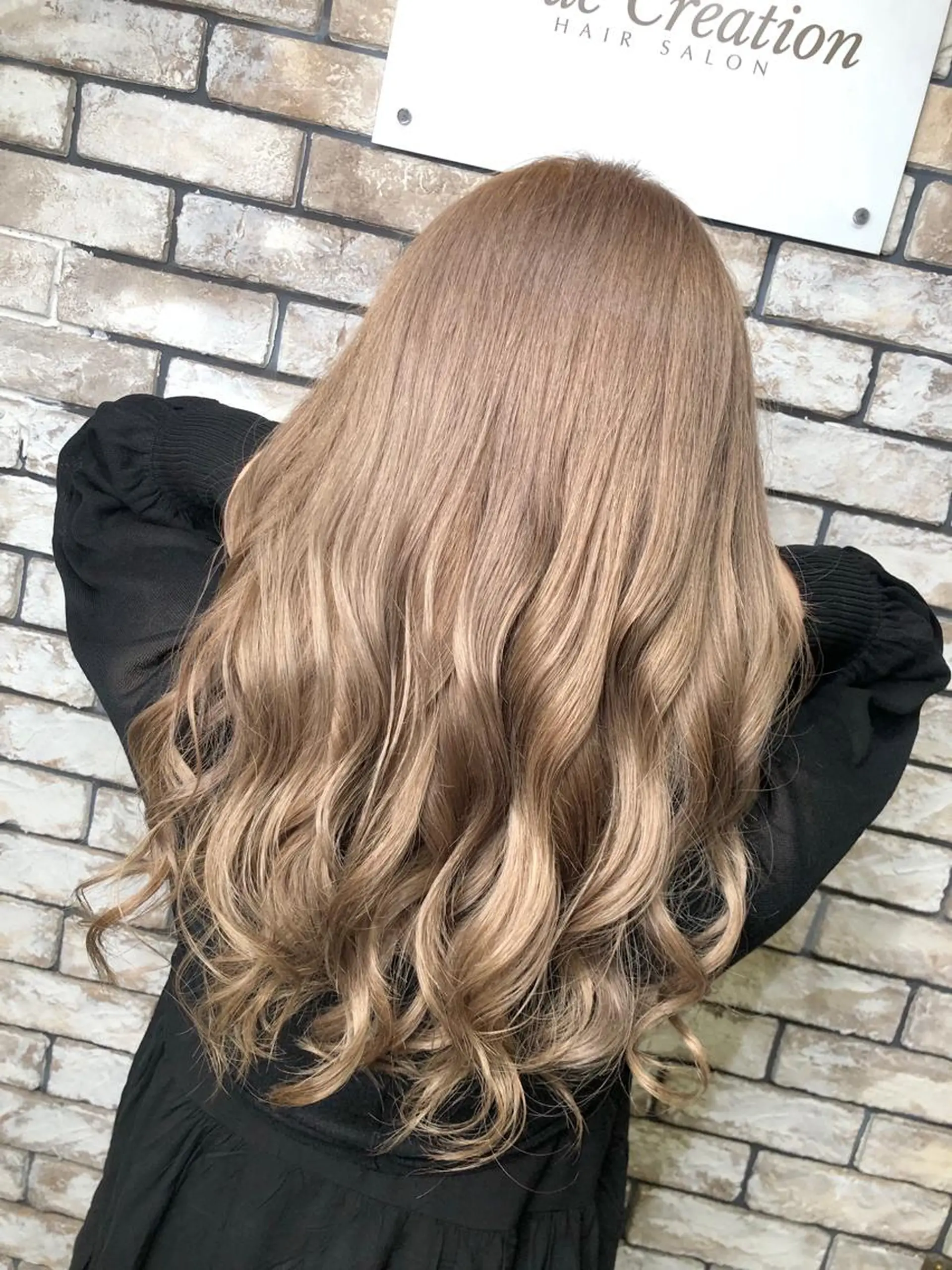 ロング カラー ヘアカラー ハイトーン/韓国風 🤍Nacchi🐈のマツエク・マツパデザイン