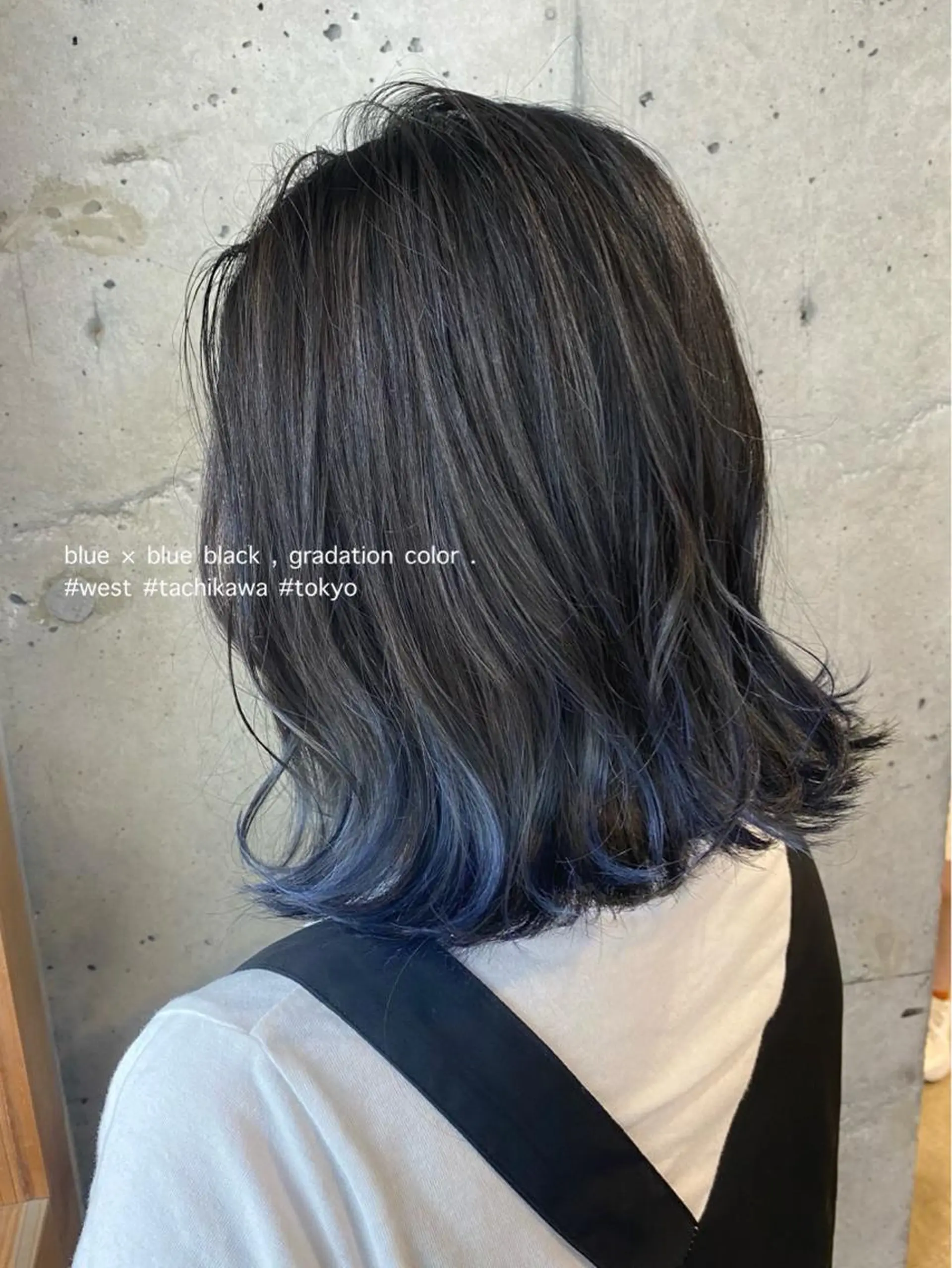 ショート カラー バレイヤージュ 黒髪 ブルーカラー ブルーブラック グラデーションカラー 竹嶌 健吾のヘアスタイル