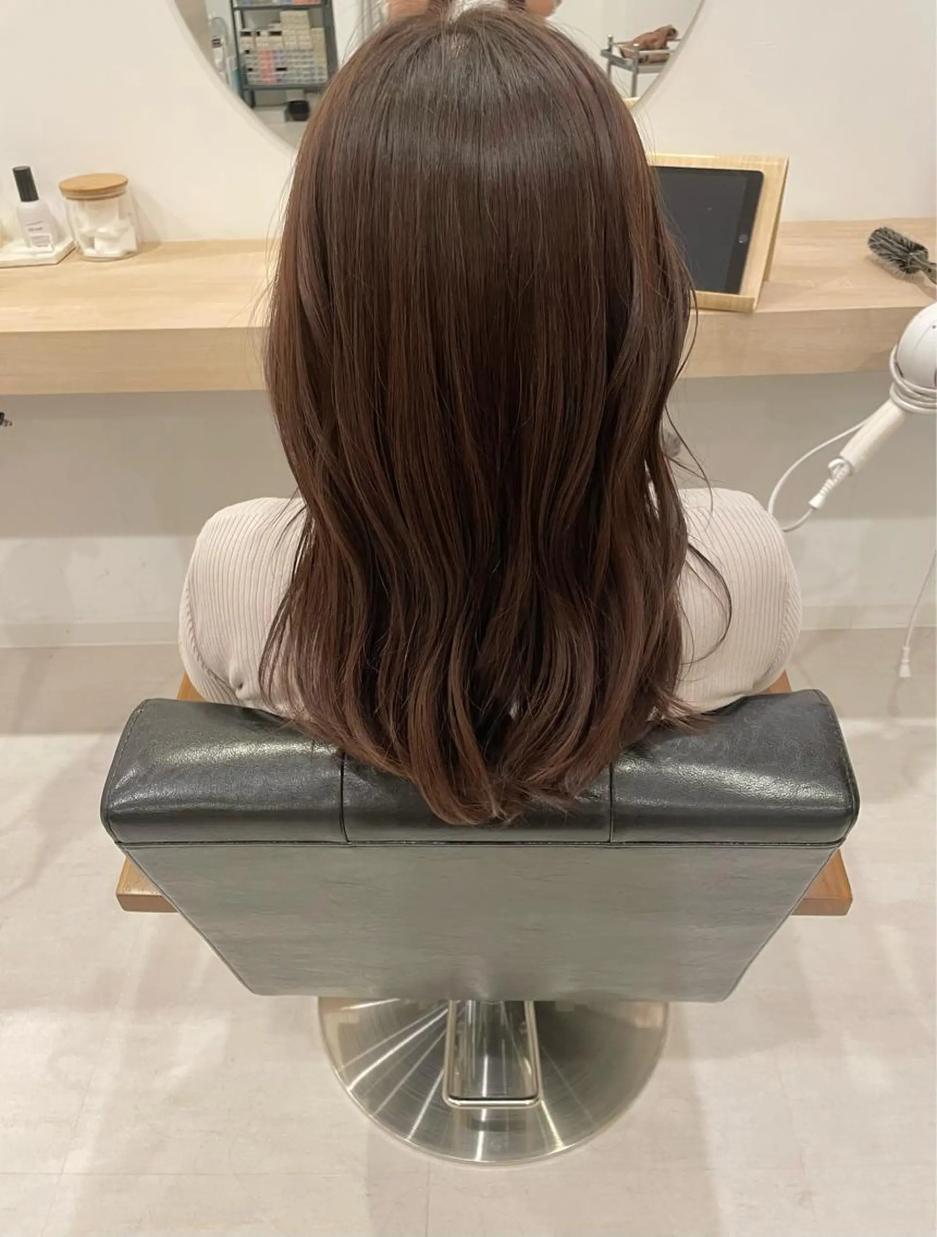 ミディアム 福井 茉菜美のヘアスタイル