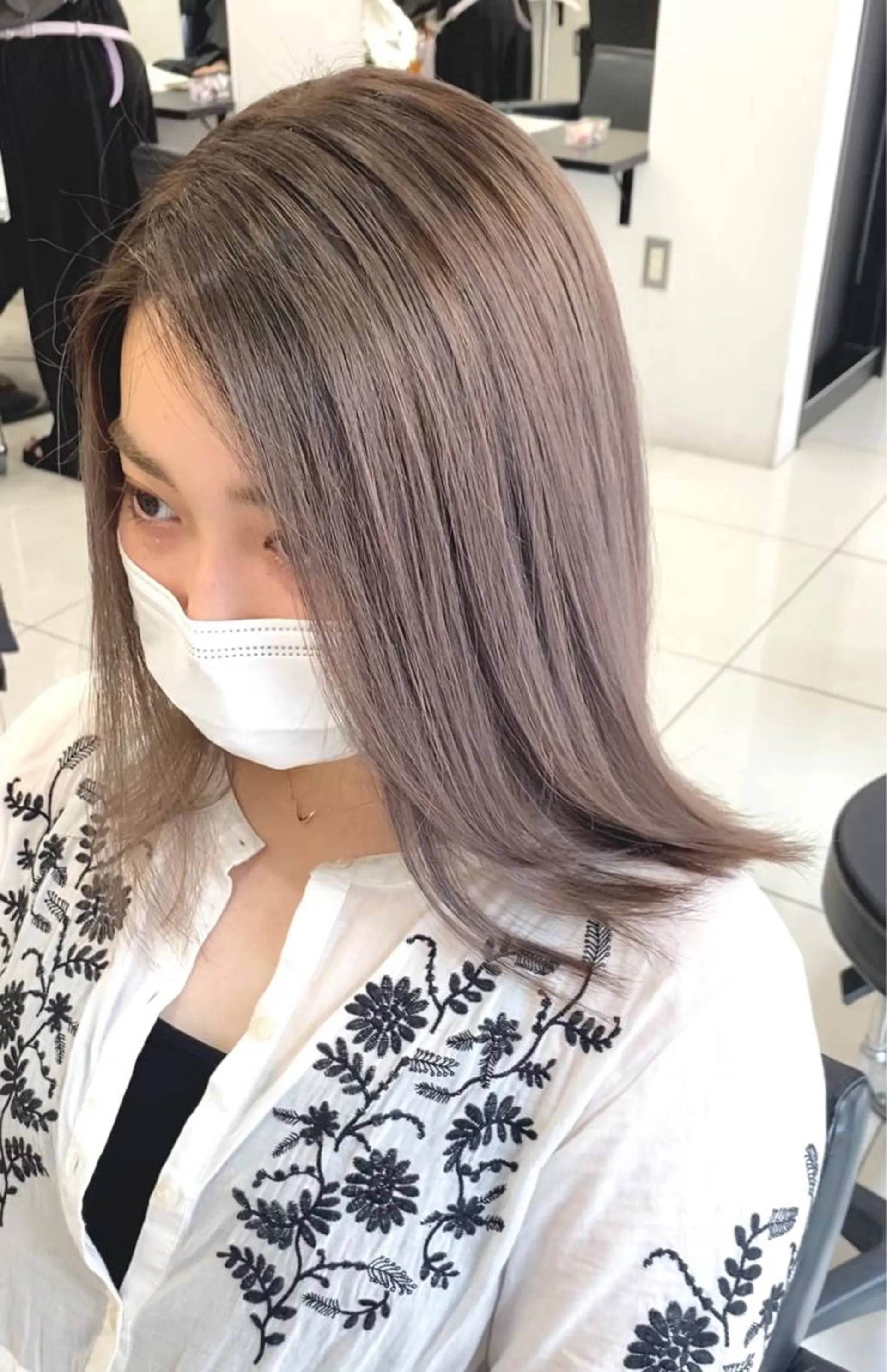 セミロング カラー ブリーチ opus 店長大和 レイヤー/赤み消しのヘアスタイル