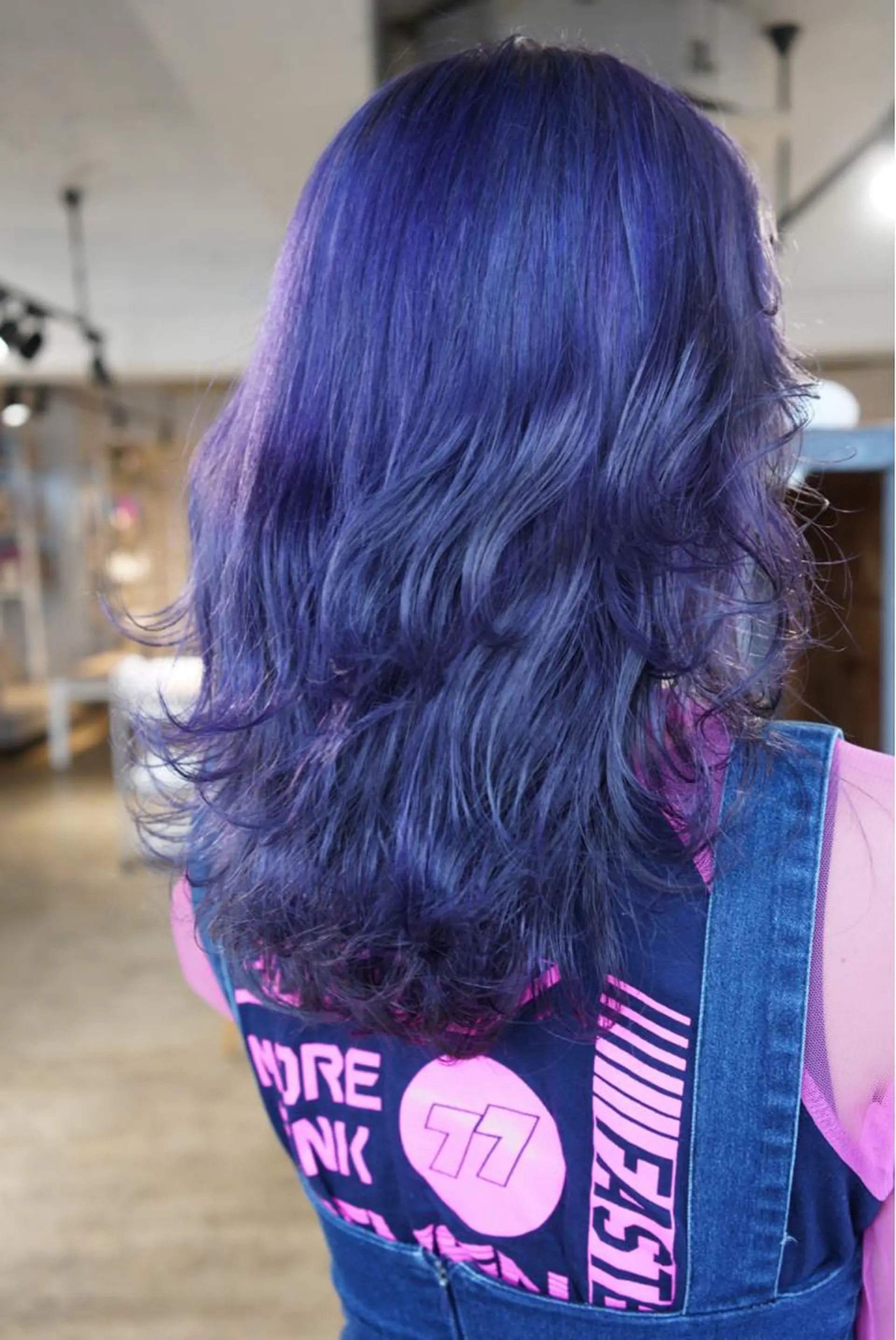 セミロング カラー ブルーカラー ブルーパープル パープルカラー ヘアカラー トリートメント ハイトーン/レイヤー /ケアブリーチ石川治のヘアスタイル