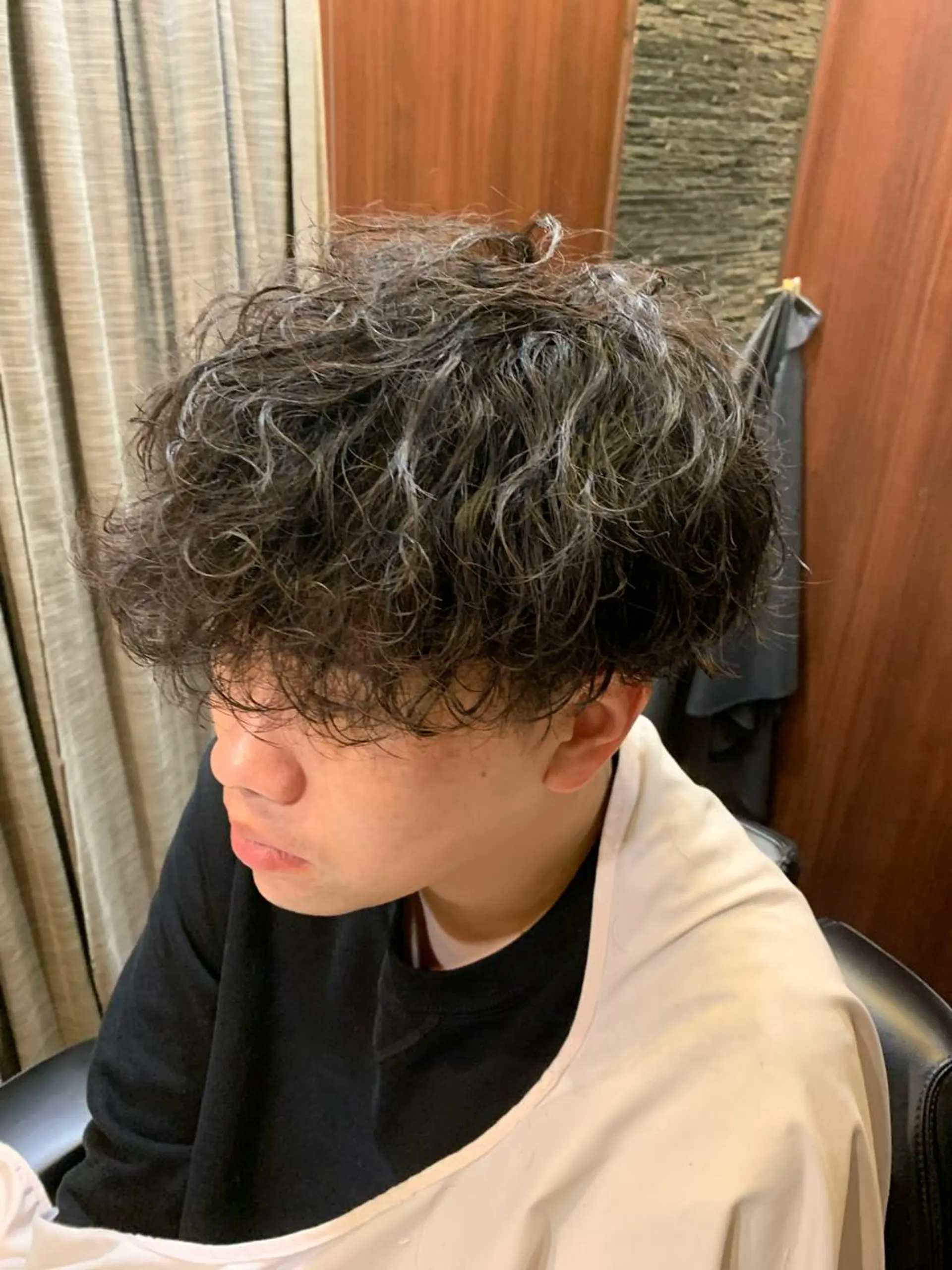 ショート パーマ メンズ 羽木 隆徒のヘアスタイル