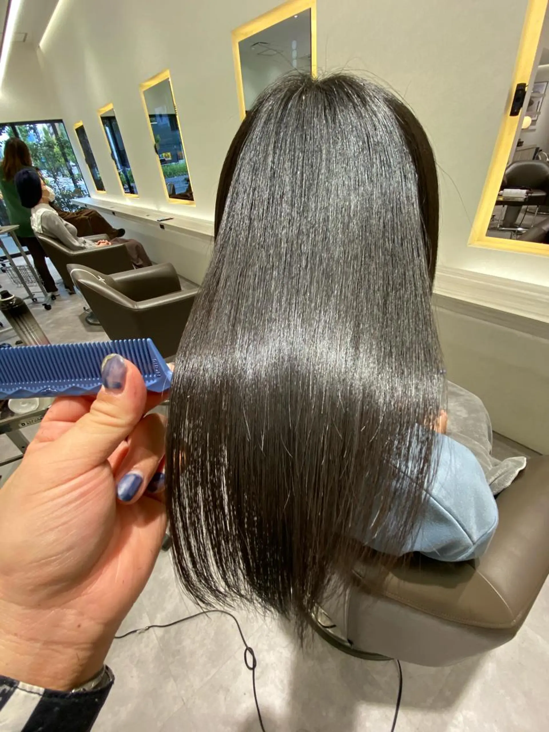 ロング ムトウセイマ/ 縮毛矯正/ブリーチのヘアスタイル