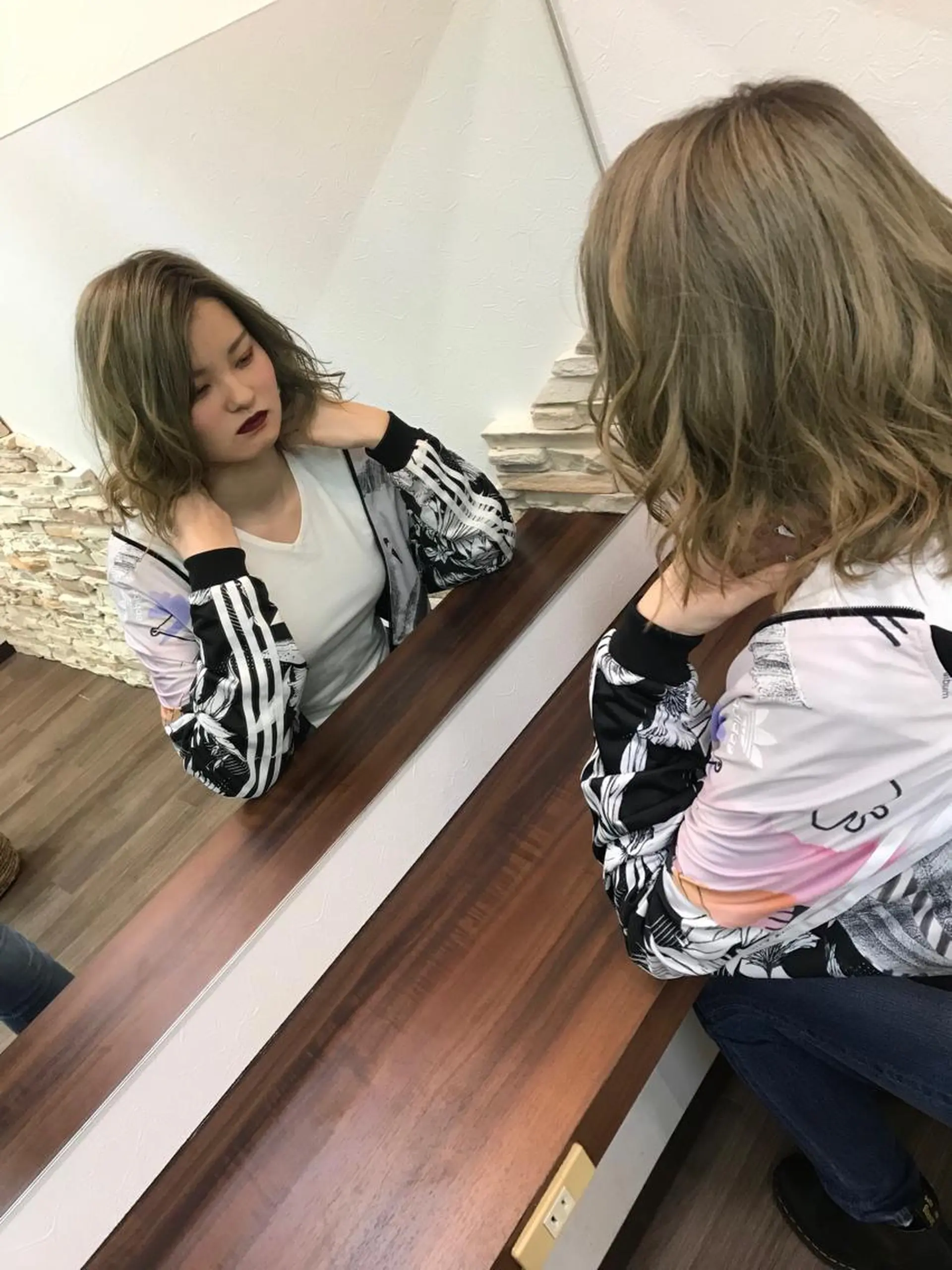 ショート カラー カ ノのヘアスタイル