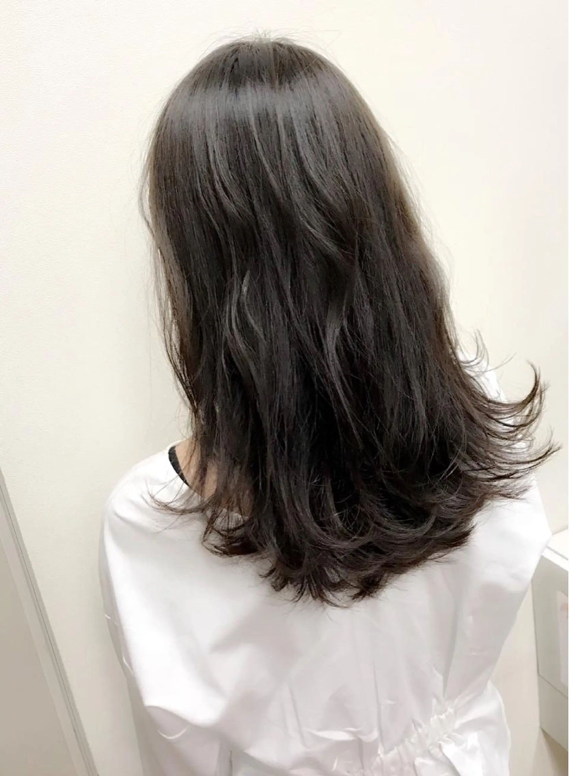 セミロング カラー ブリーチ 透明感カラー グレージュ イルミナカラー ブリーチなしカラー 田室 和幸のヘアスタイル