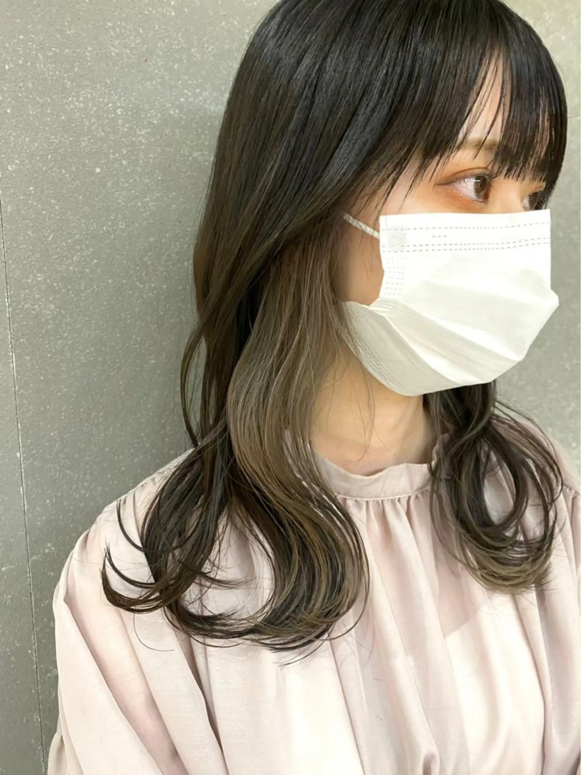 ミディアム カラー 顔周り/ブリーチなし /縮毛矯正🫧伊勢のヘアスタイル