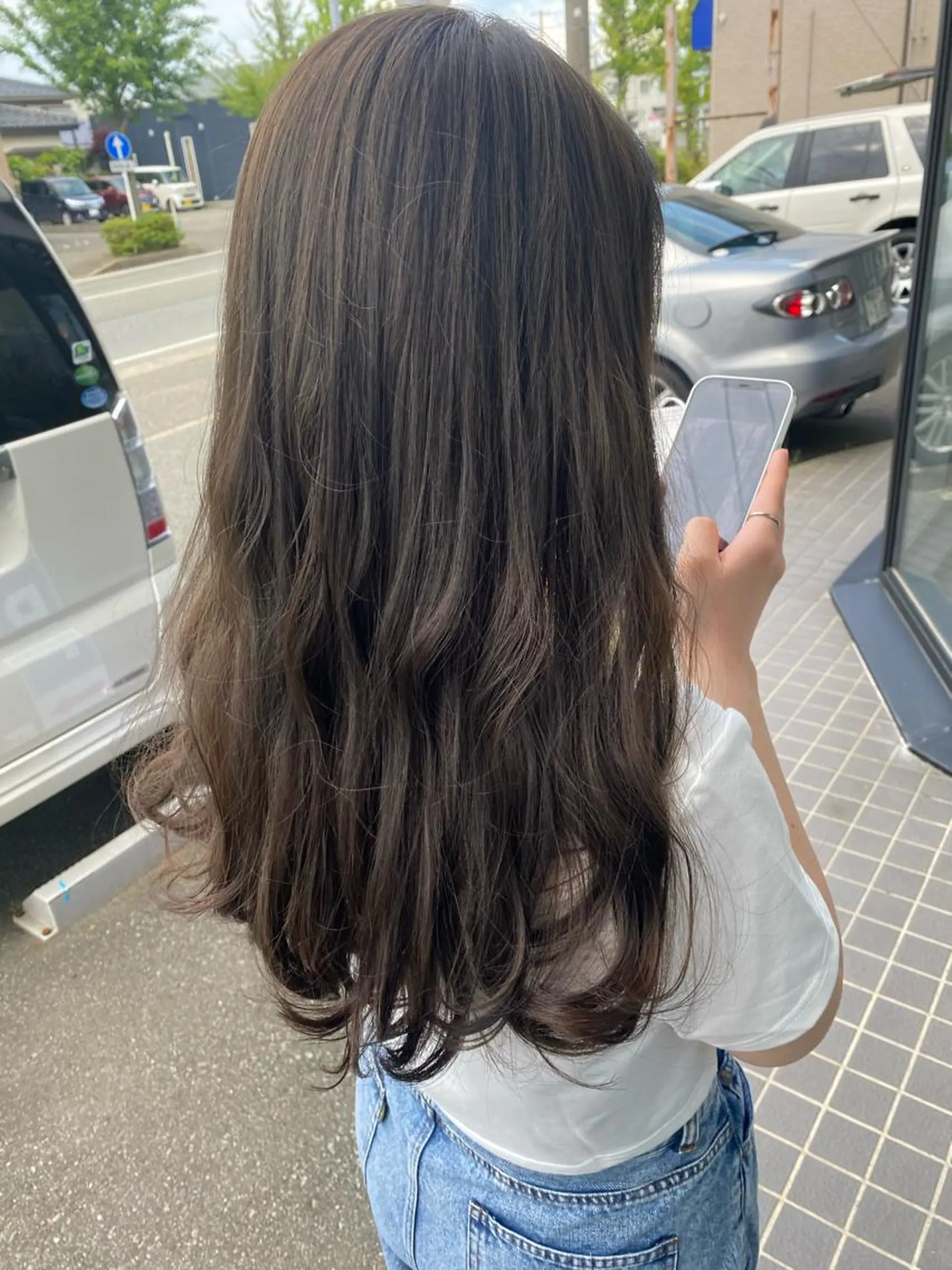 ロング カラー ベージュカラー N° Elune MIYUUのヘアスタイル
