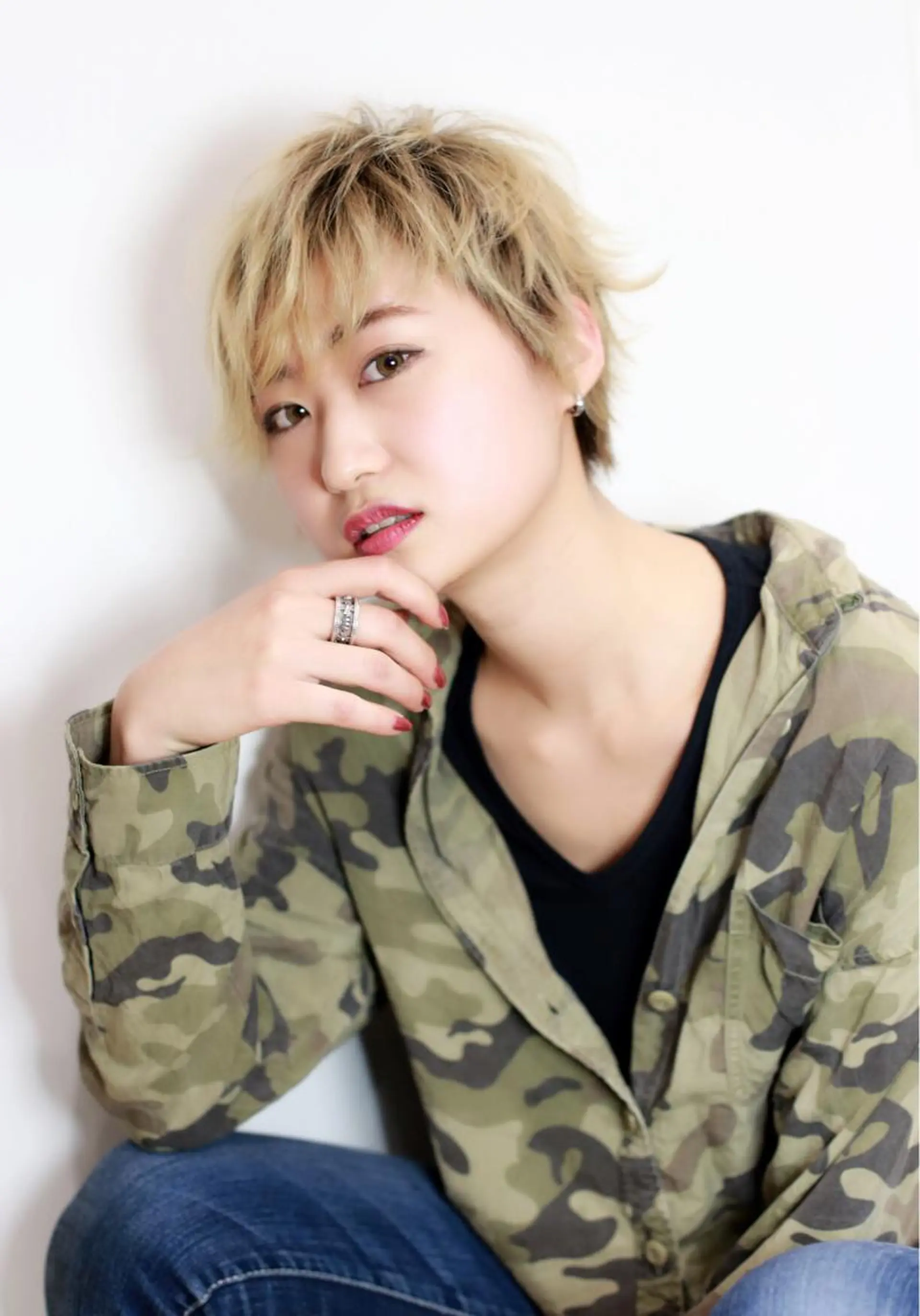 ショート カラー ヘアアレンジ メンズ ショートヘア ミドウチ アヤカのヘアスタイル