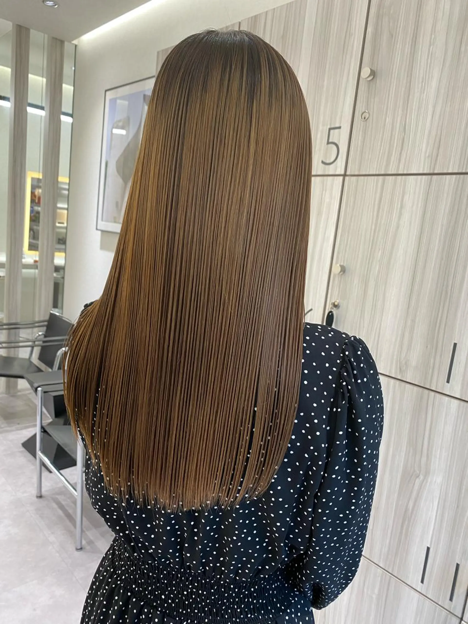 ロング ムトウセイマ/ 縮毛矯正/ブリーチのヘアスタイル