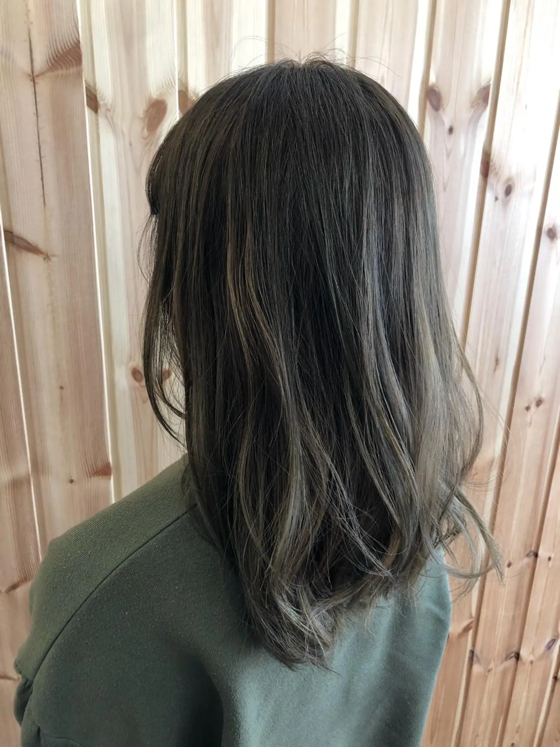 セミロング カラー 古山 勇太のヘアスタイル