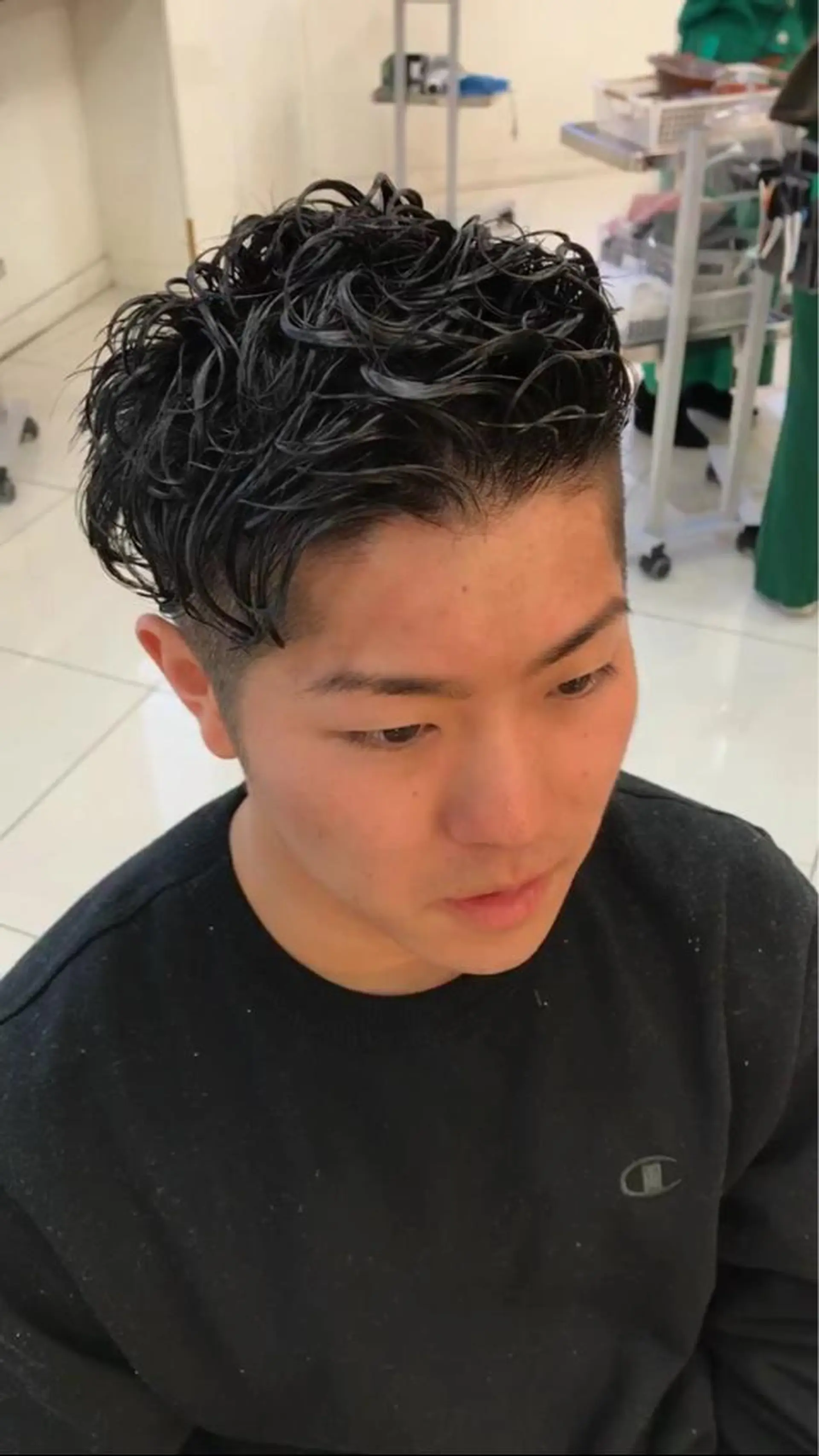 ショート パーマ メンズ メンズパーマ カット パーマ 🟦メンズパーマ🟦 横浜駅｜小上馬淳司のヘアスタイル