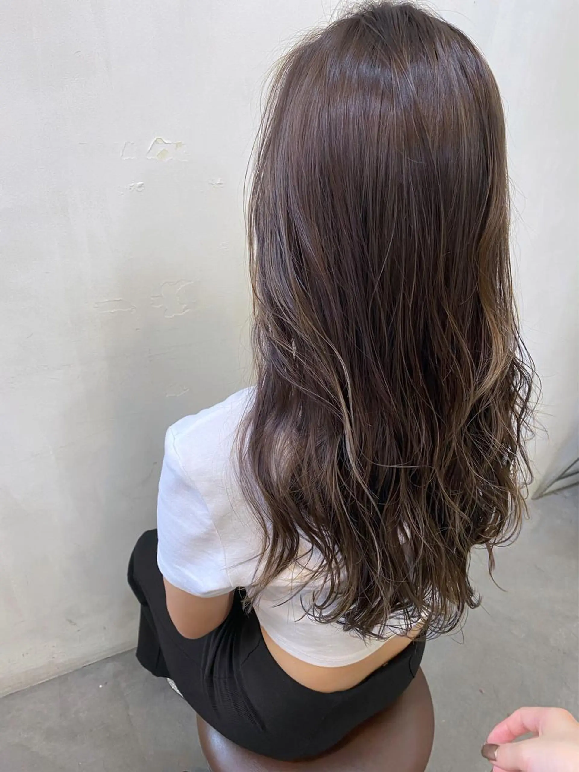 ロング カラー グレージュ ロング 進 詩織のヘアスタイル