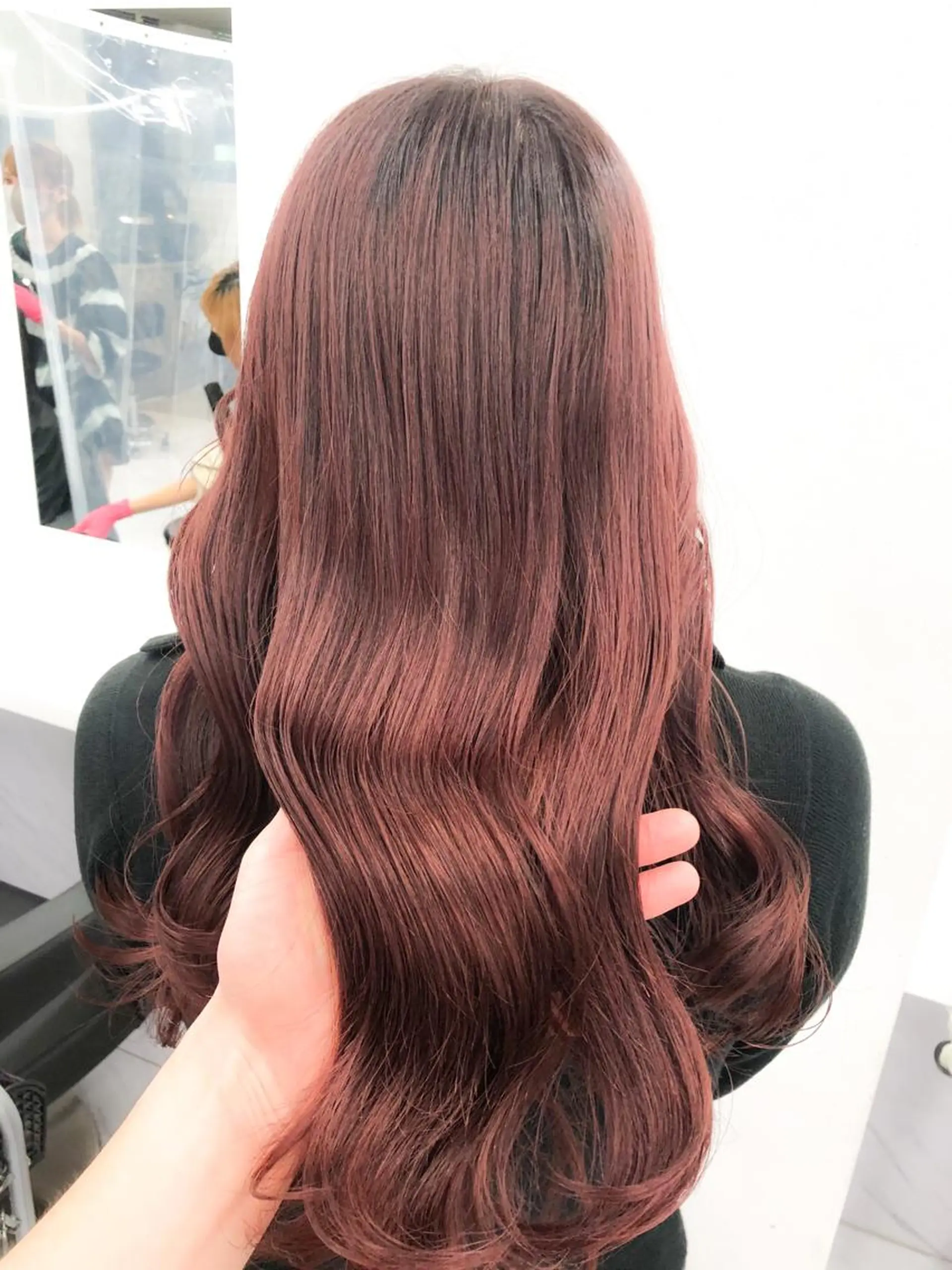 セミロング カラー ハイトーン×レイヤー カットTAKUMIのヘアスタイル