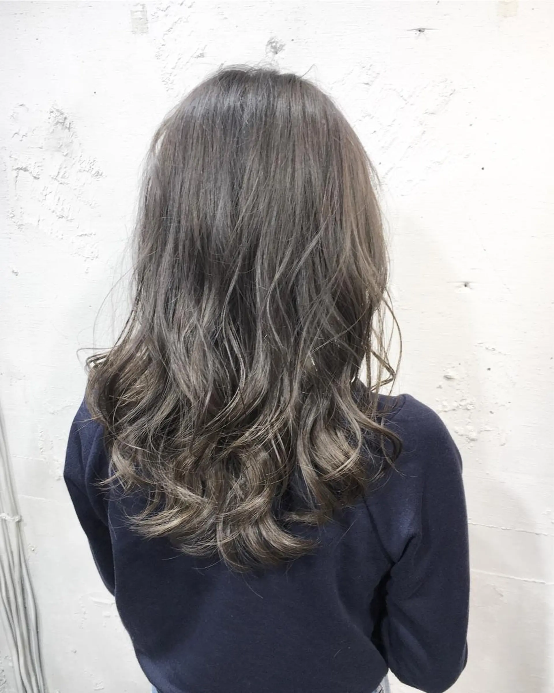 セミロング カラー アッシュ ベージュカラー ✨艶髪✨透明感✨ 山内大樹のヘアスタイル