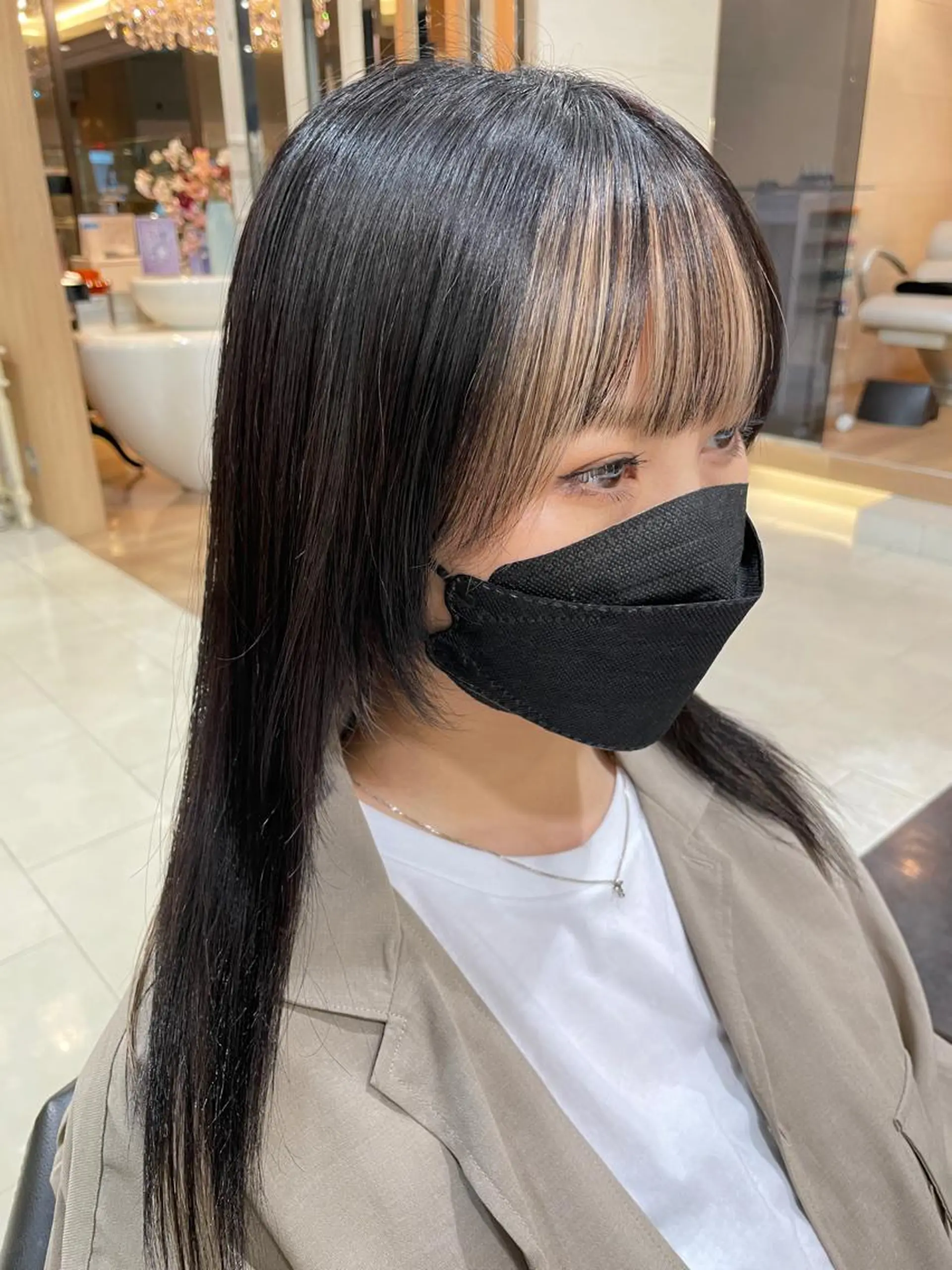 ロング ミストバング 齋藤 尋真のヘアスタイル