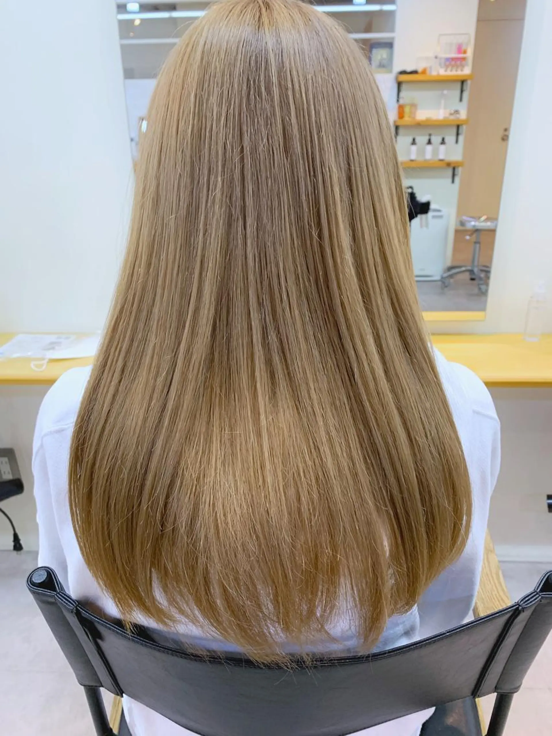 セミロング カラー AR.MARA サトウヒカルのヘアスタイル