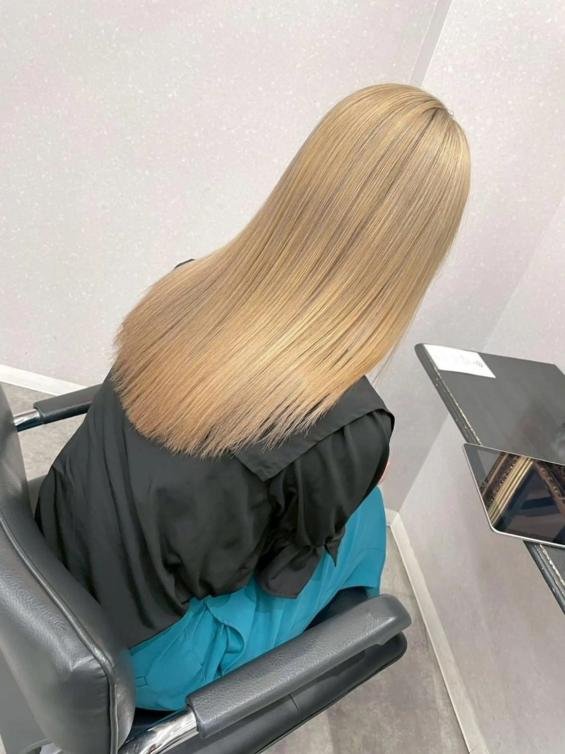 ロング カラー ショートボブ ブリーチ ケアブリーチ デザインカラー ハイトーンカラー ヘアカラー トリートメント N゜jillva ナンバージルバのヘアスタイル