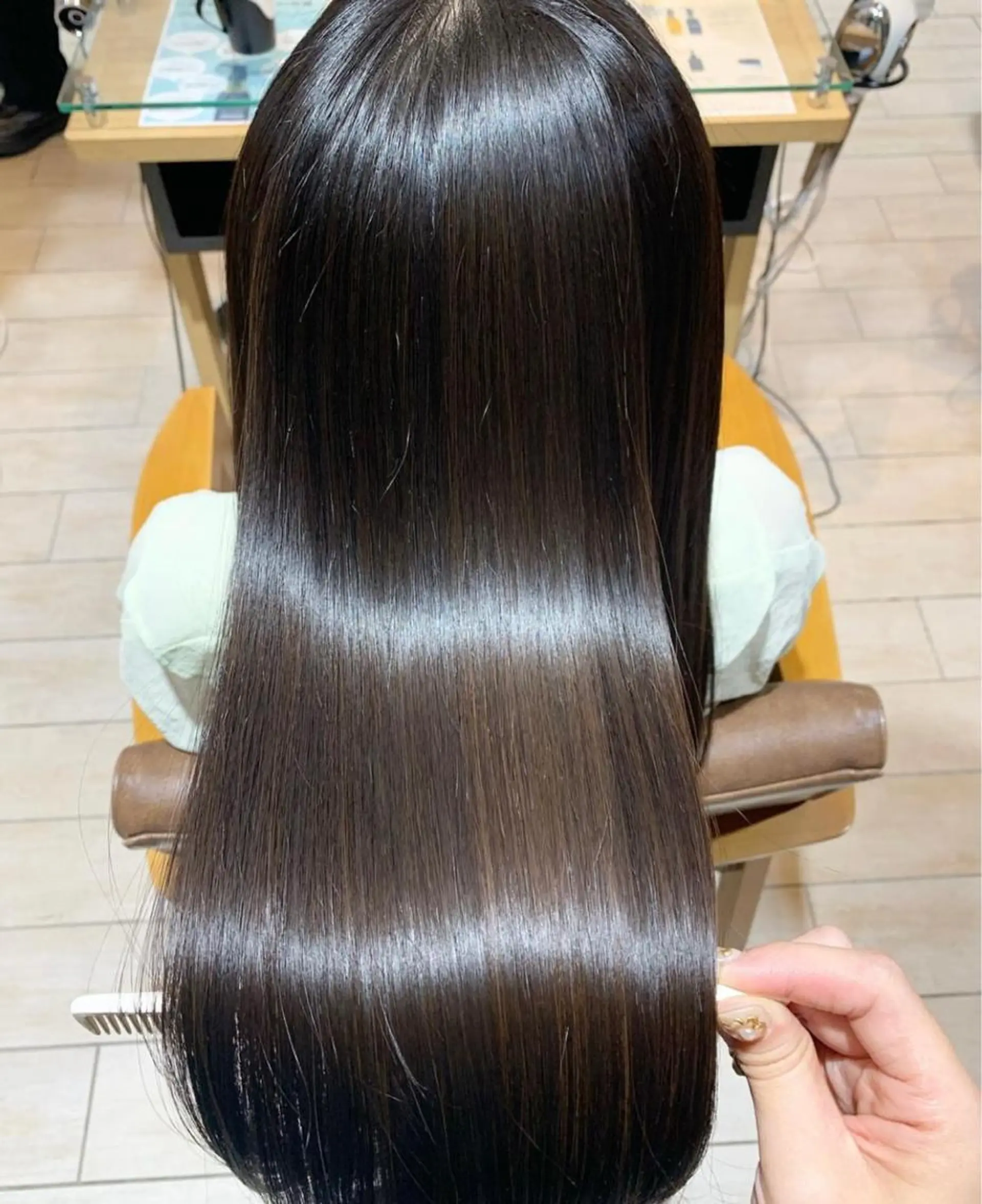 ロング カラー パーマ ヘアアレンジ ネイル トリートメント 酸熱トリートメント まろやかベージュ／ JOのヘアスタイル