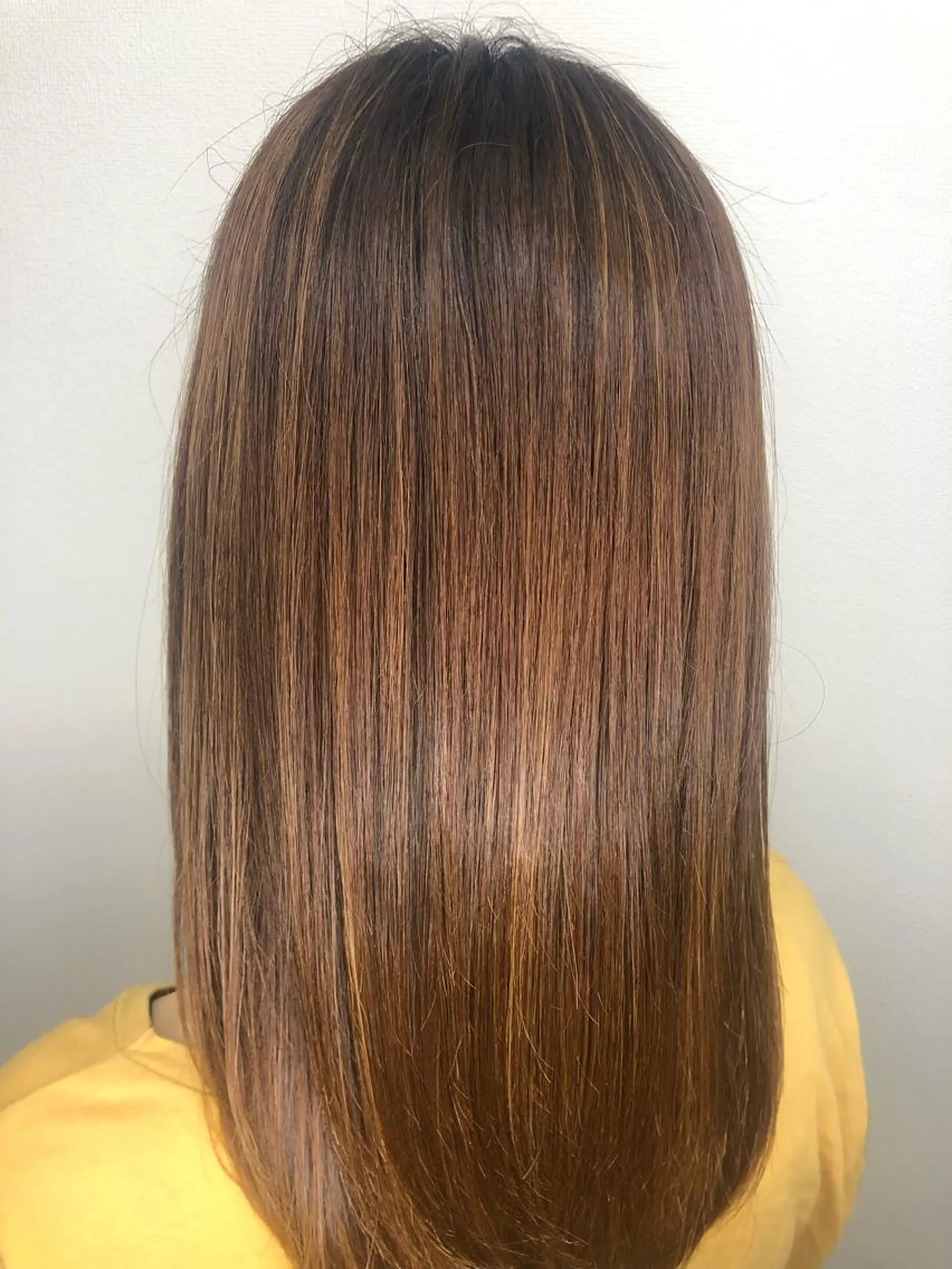 ミディアム カット ヘアカラー トリートメント 髪質改善ayame 横山諒のヘアスタイル