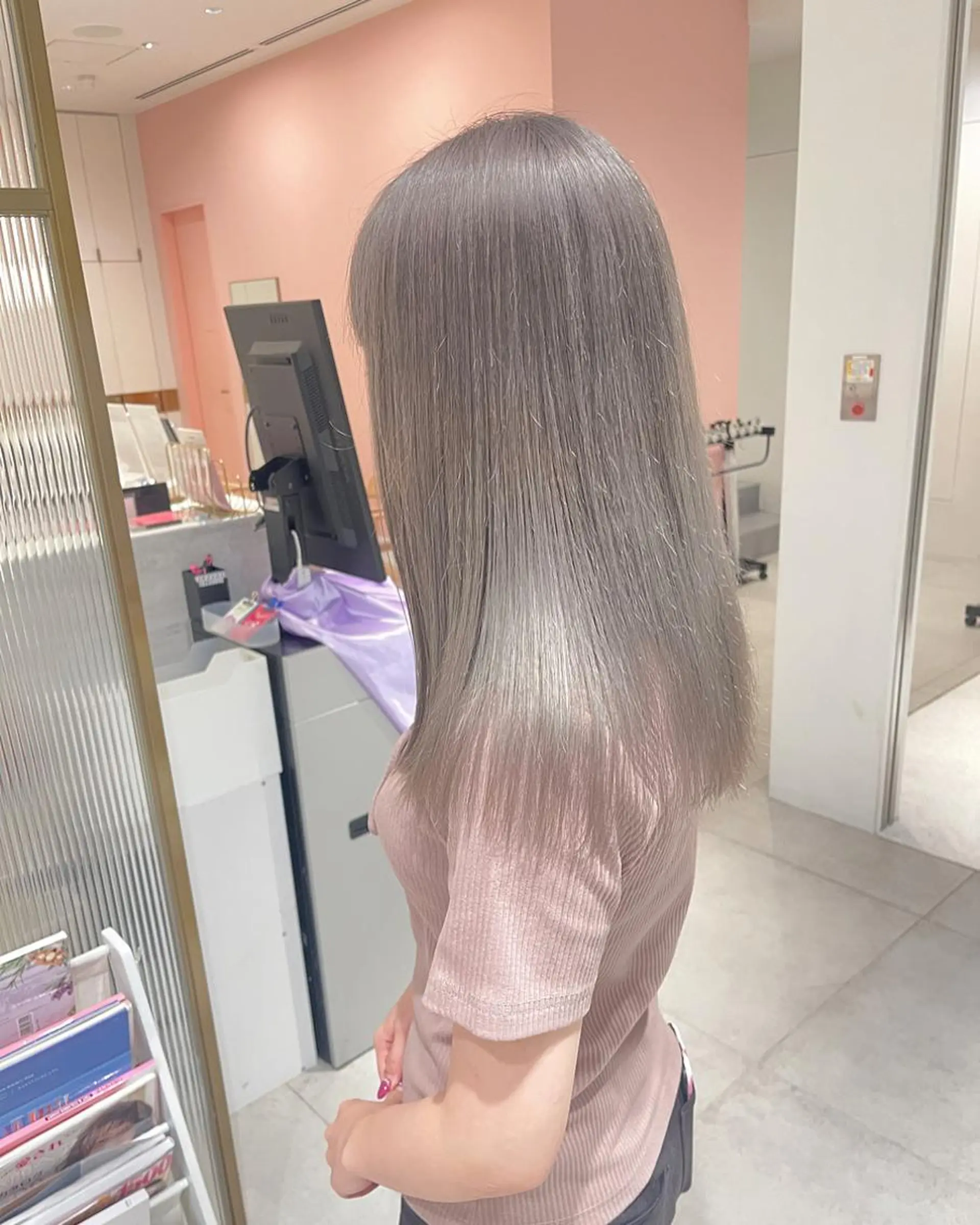 セミロング カラー レイヤーカット/ボブ /縮毛矯正✨大輝のヘアスタイル