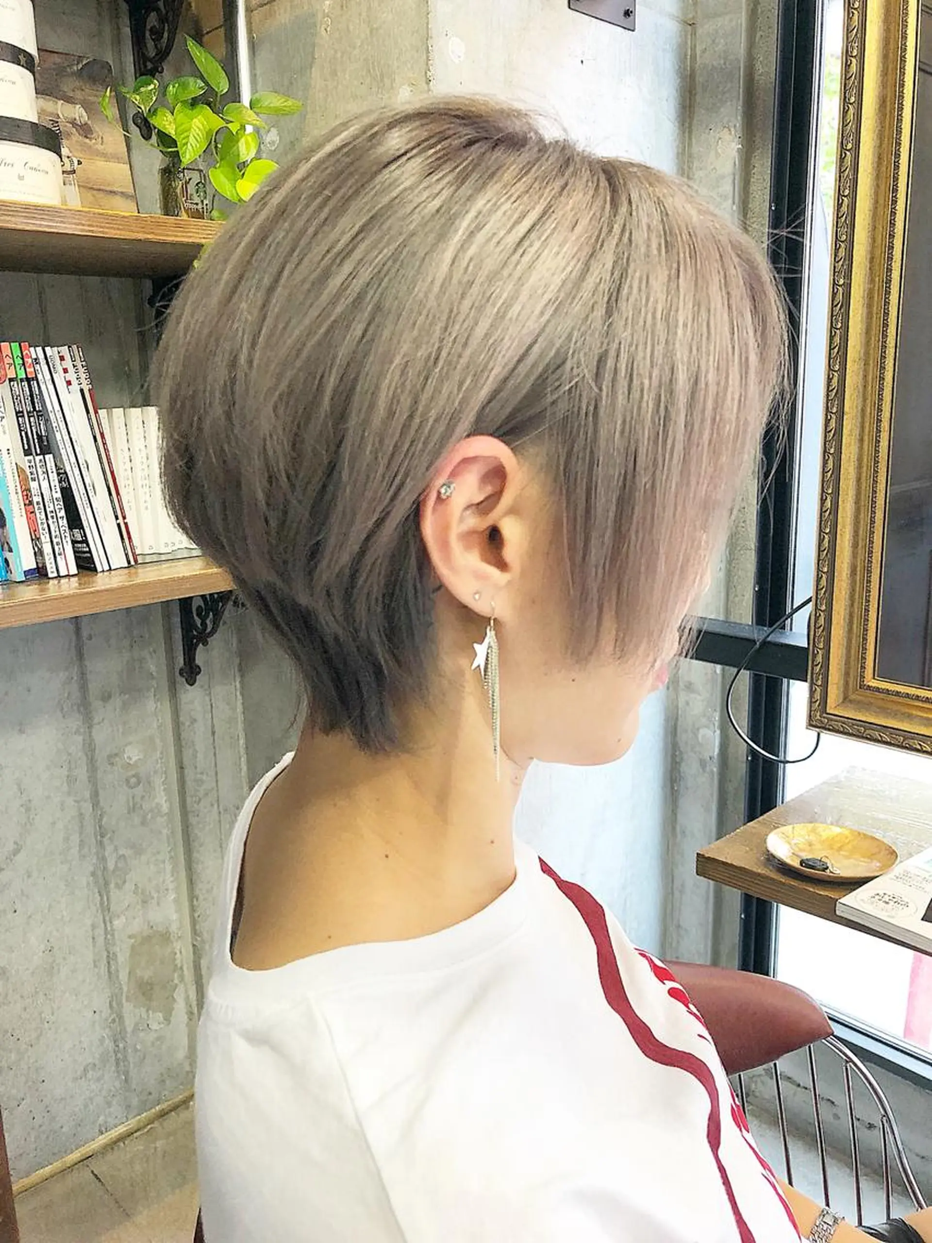 ショート カラー ブリーチ オーナースタイリスト 佐藤のヘアスタイル