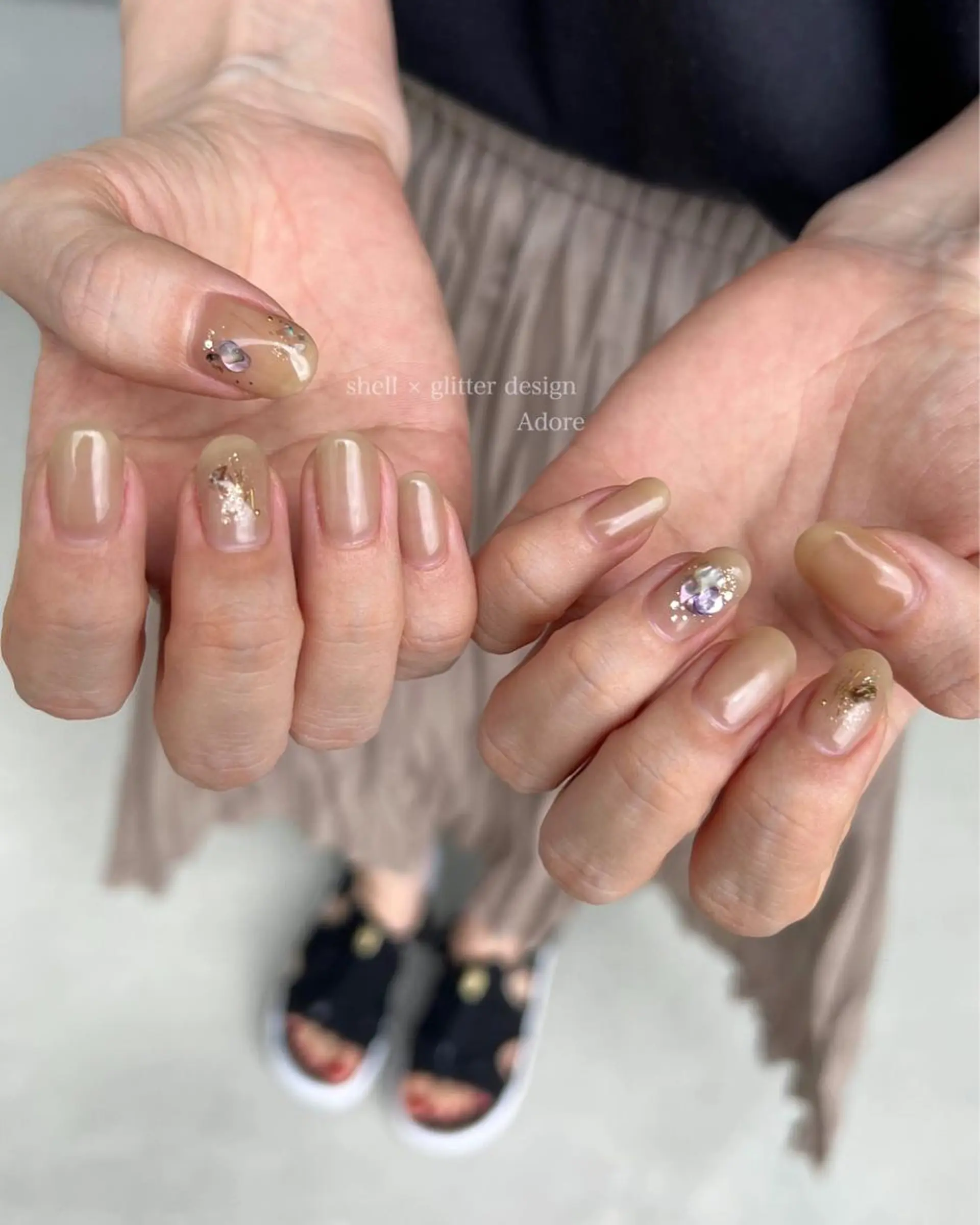 ネイル アートネイル ニュアンスネイル ワンカラーネイル シンプルネイル 夏ネイル ハンドネイル Nail Adore.のネイルデザイン