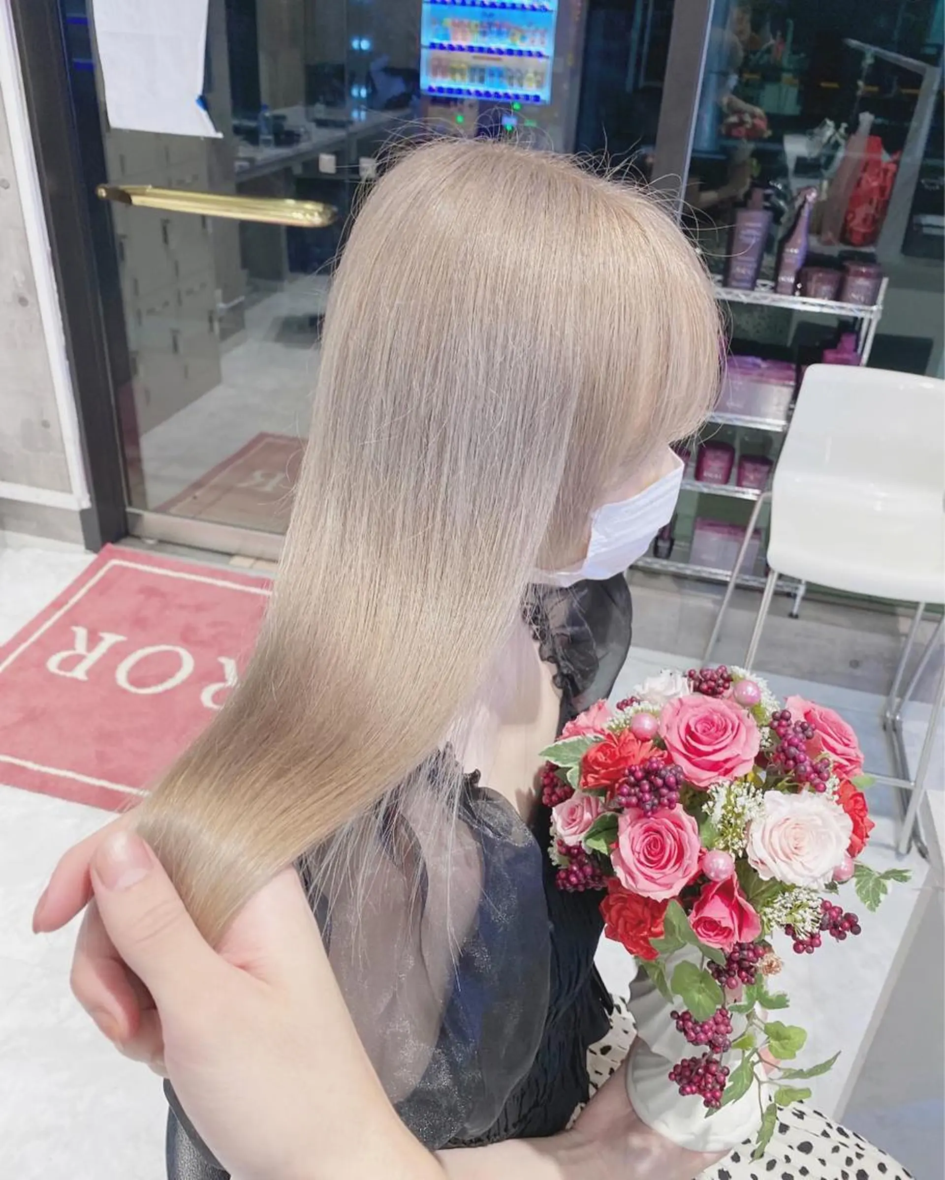 ロング カラー ヘアアレンジ アッシュ アッシュグレー ベージュカラー 黒髪 ブリーチ カット ヘアカラー トリートメント TAKUMAブリーチ /切りっぱなし🪽のヘアスタイル