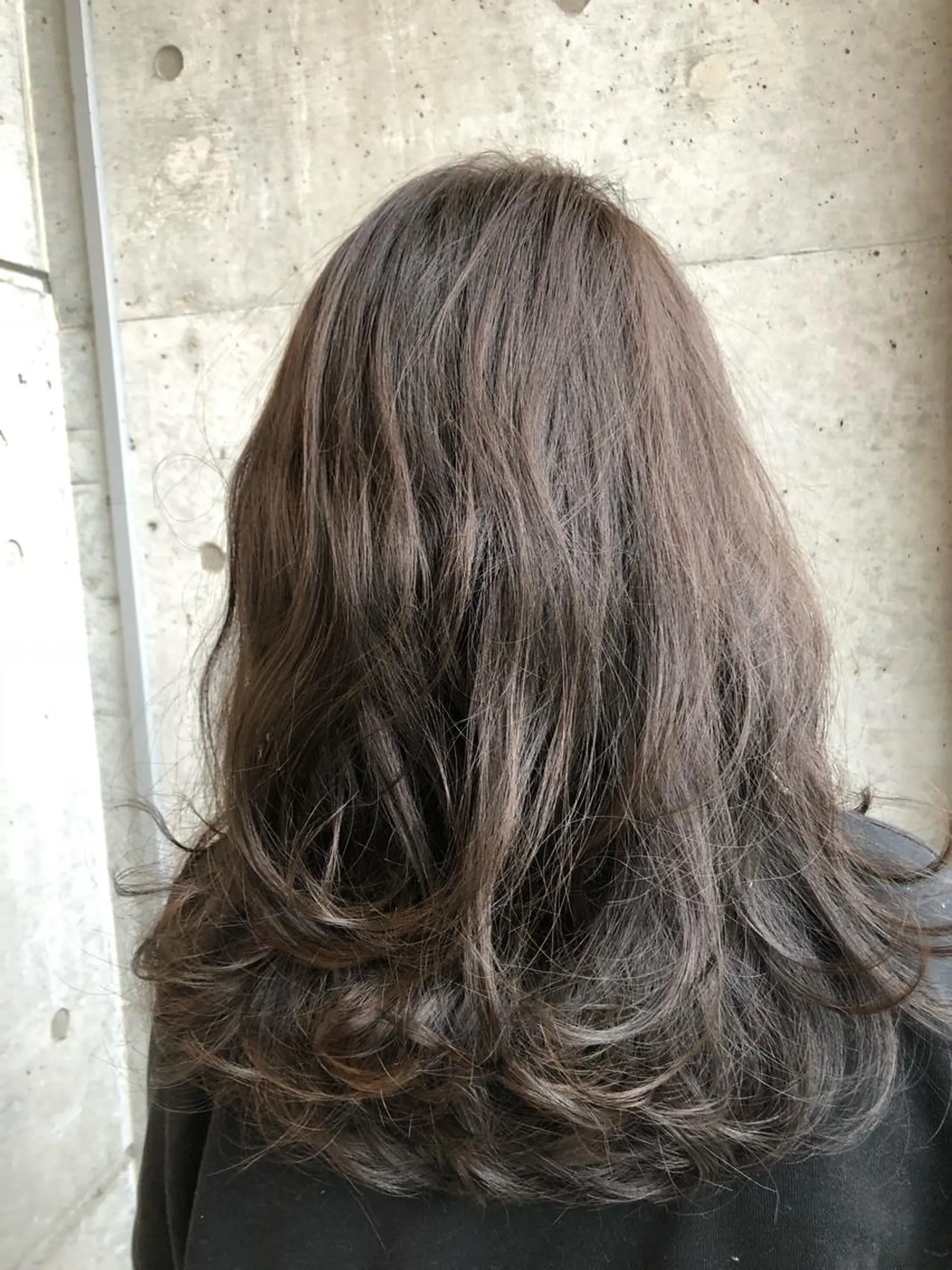 ロング カラー グレージュ ハイライトカラー ハイライト 大栗 佑也  髪質改善のヘアスタイル