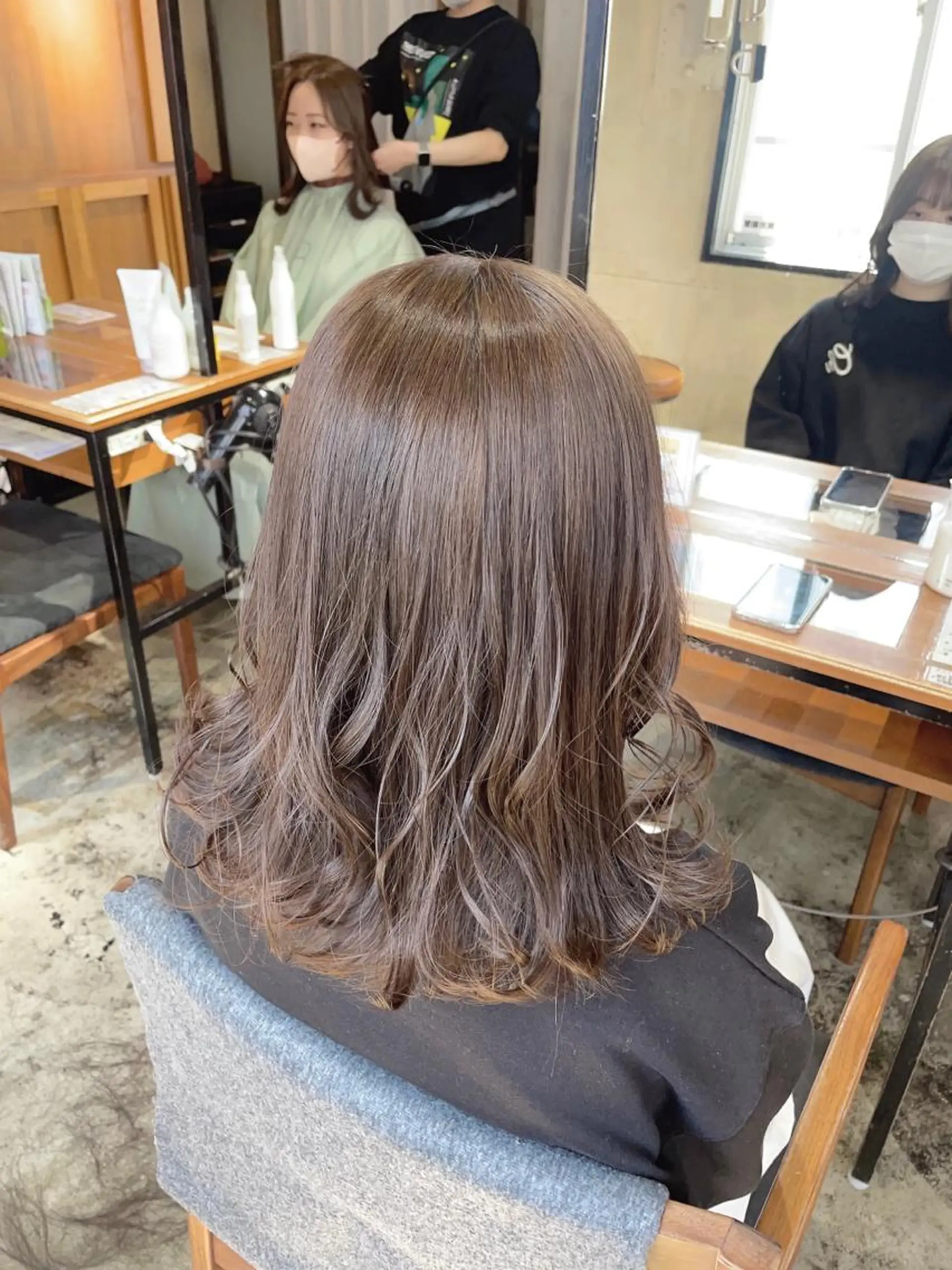 ミディアム カラー 梅田美容室 山崎海波のヘアスタイル