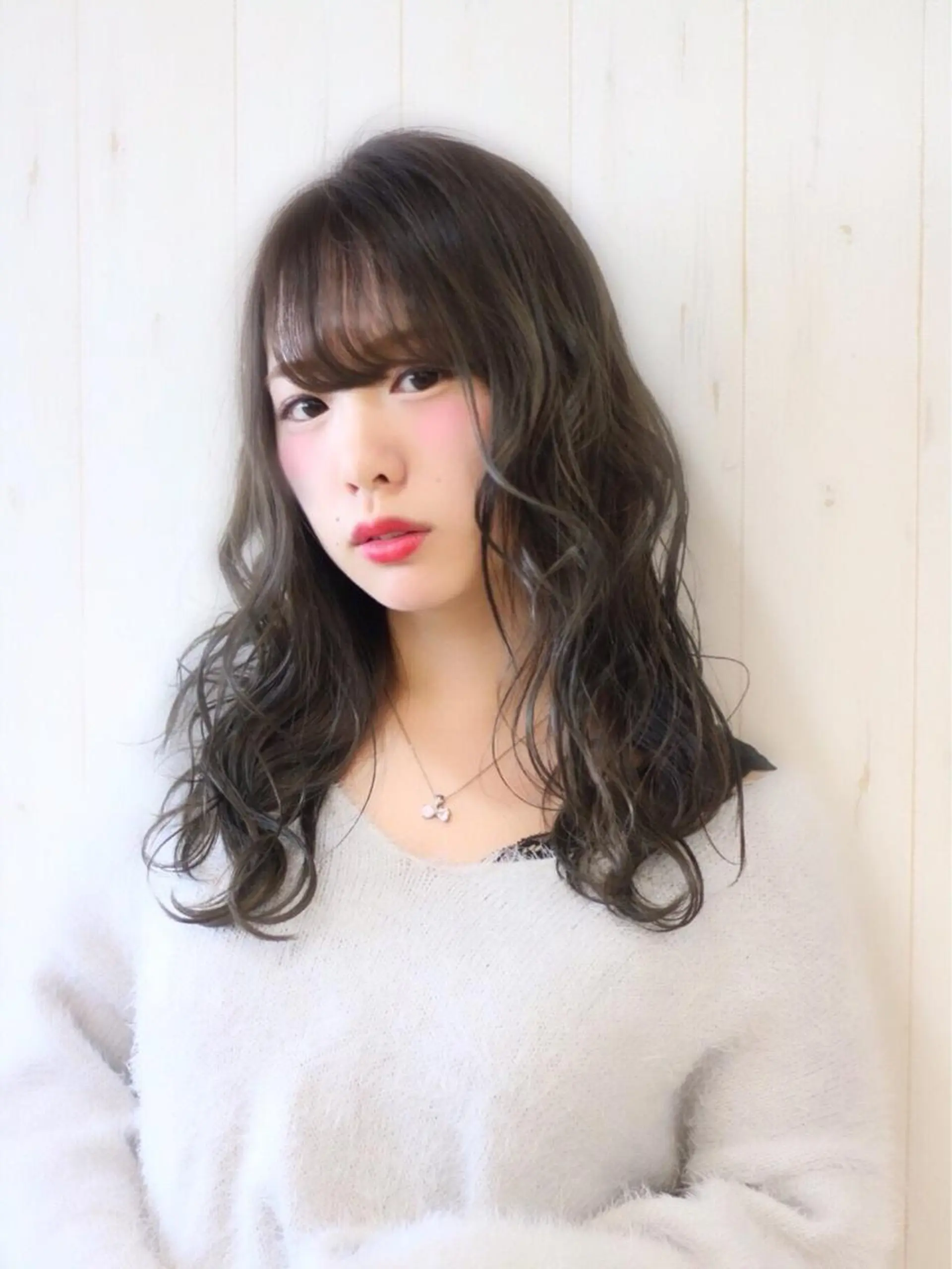 セミロング カラー パーマ ヘアアレンジ キッズ ネイル マツエク・マツパ メンズ人気NO,1 Genieジーニーのヘアスタイル