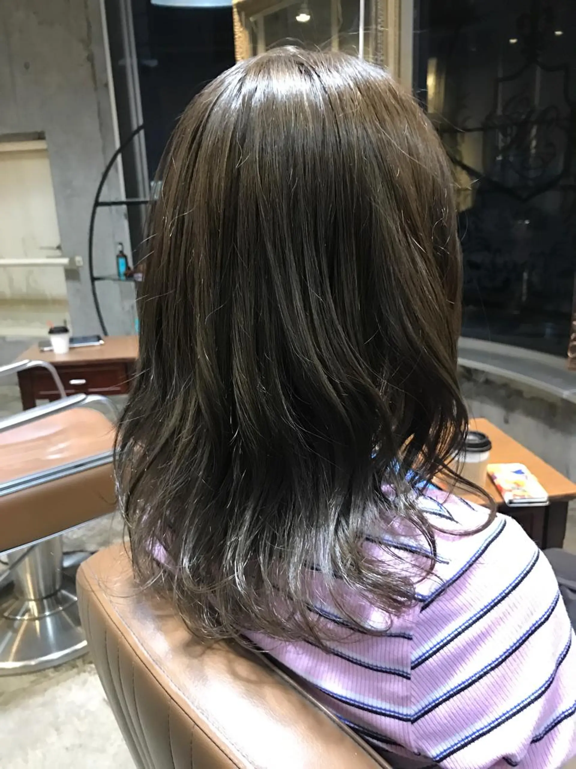 ミディアム カラー パーマ ヘアアレンジ メンズ キッズ ネイル マツエク・マツパ アッシュ アッシュグレー ダブルカラー サロンドミルク 原宿のヘアスタイル